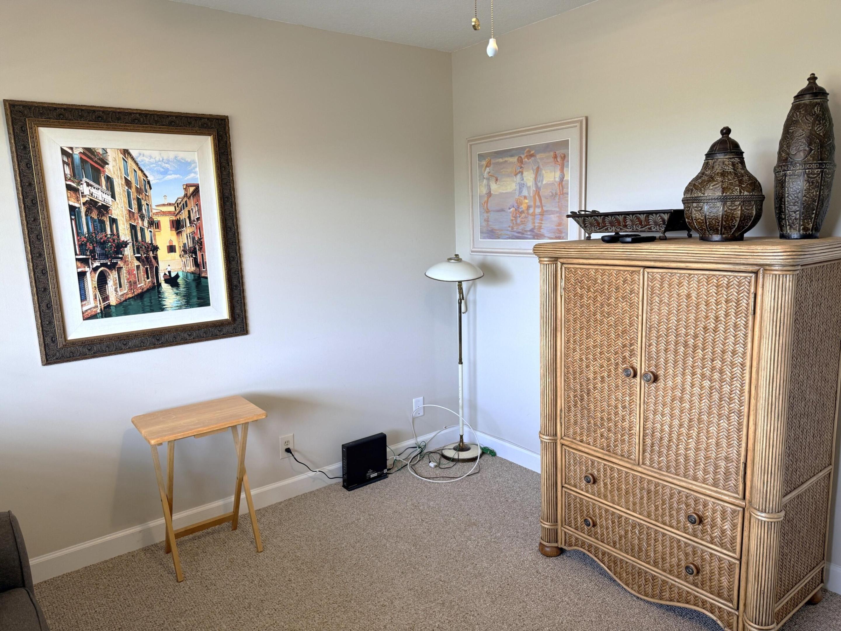 HUNTINGTON LAKES SEC THREE CONDOS - Residential Lease