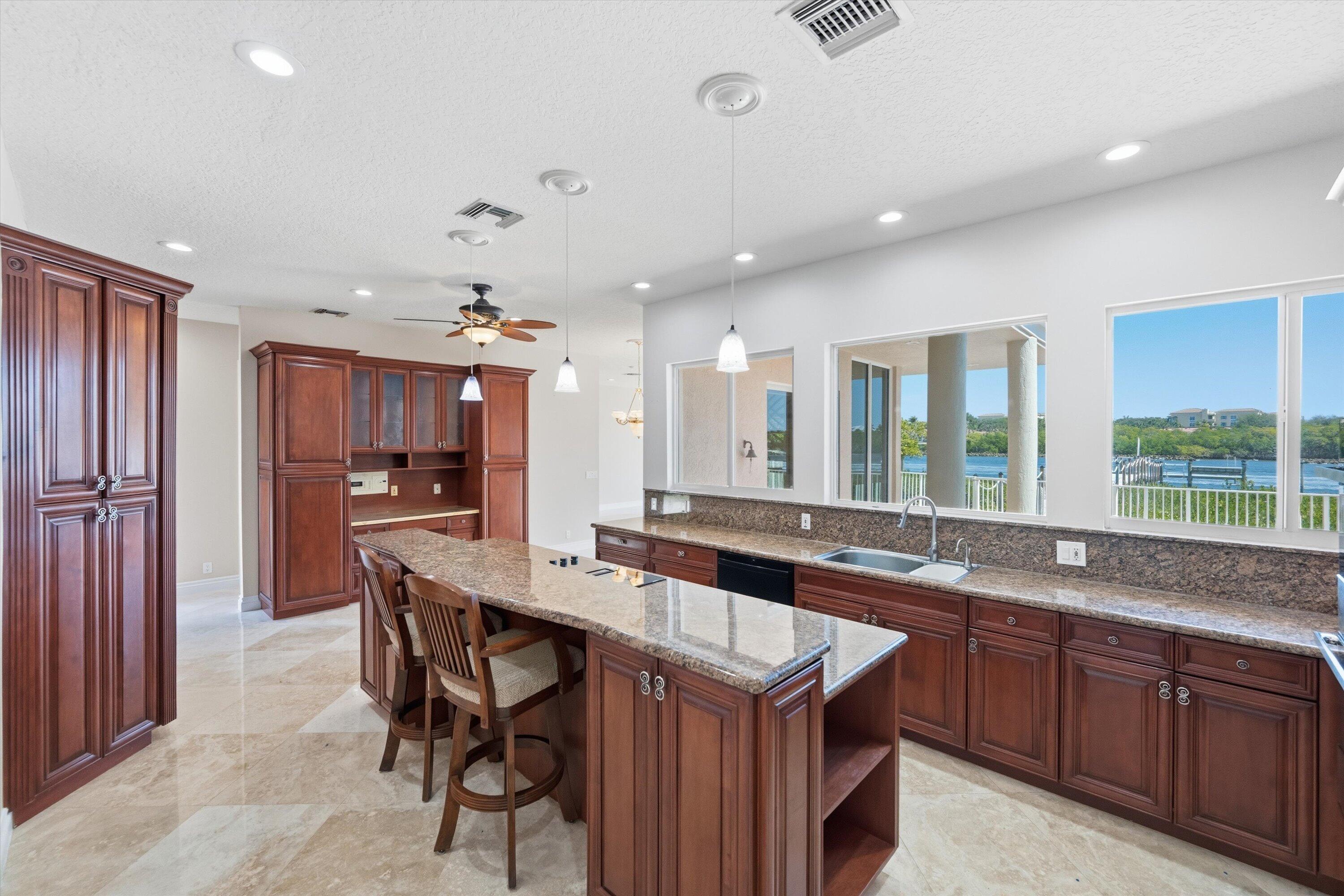 CASSEEKEY ISLAND AT JONATHANS LANDING - Residential