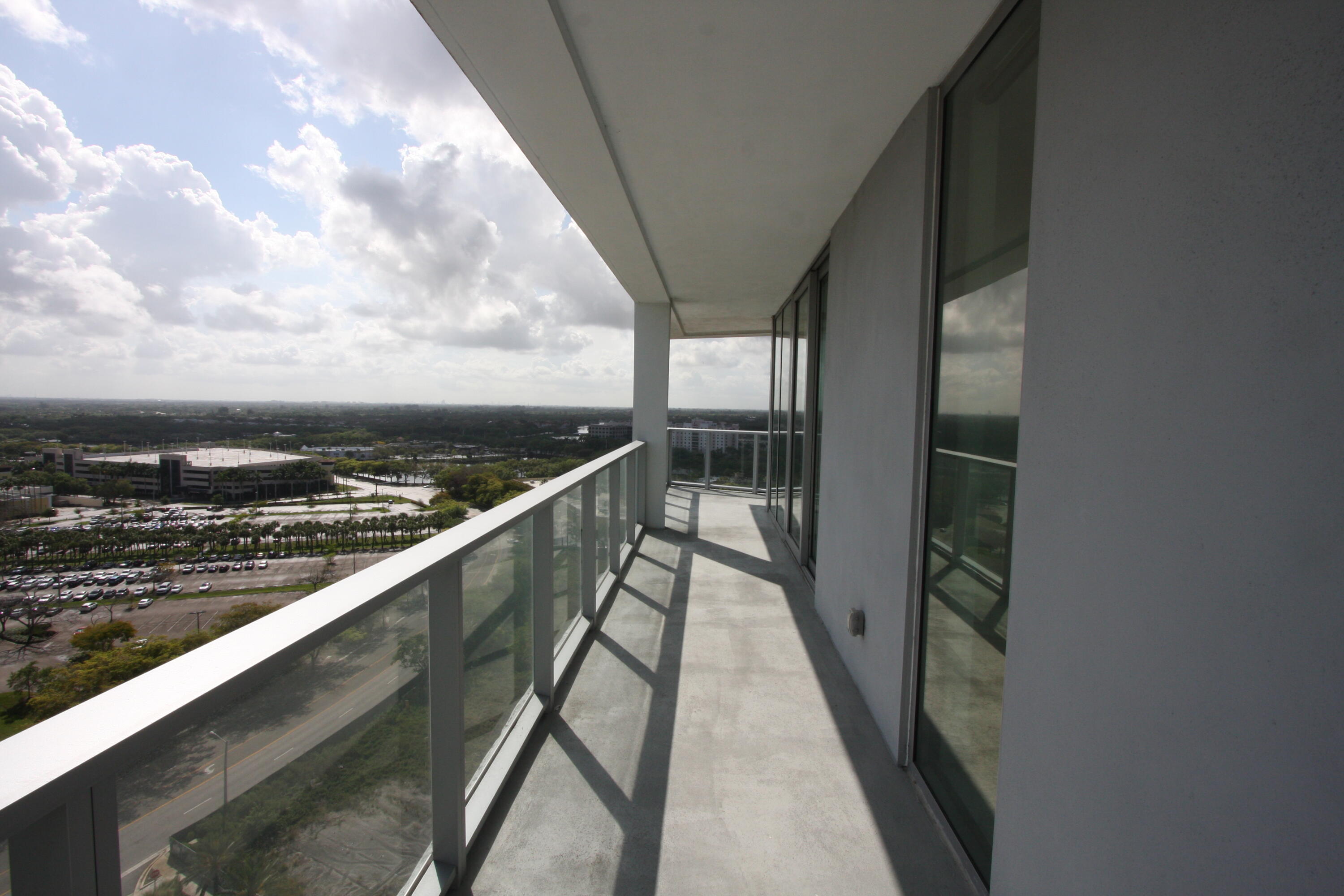 METROPICA NORTH TOWER ONE - Residential