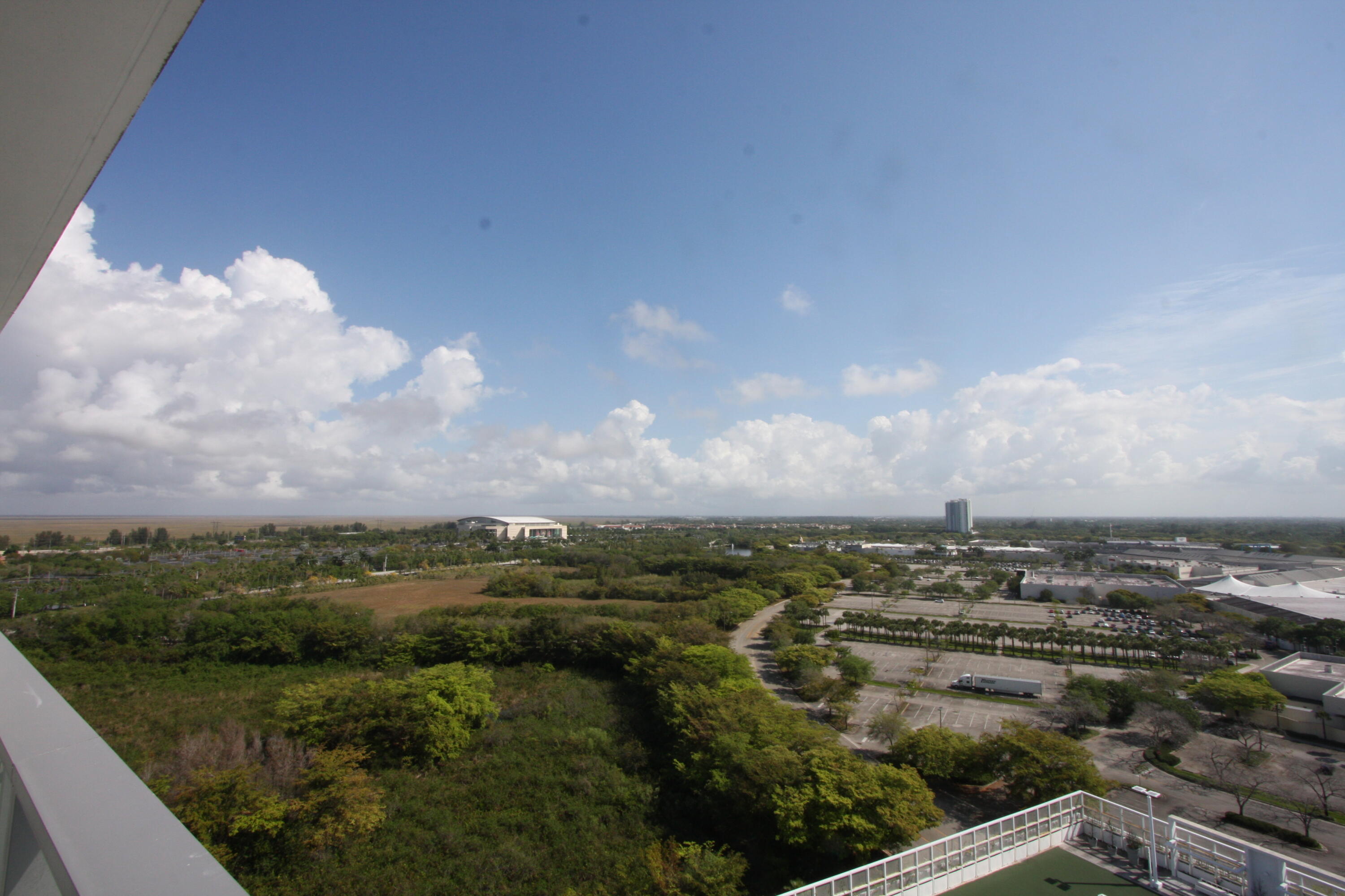 METROPICA NORTH TOWER ONE - Residential