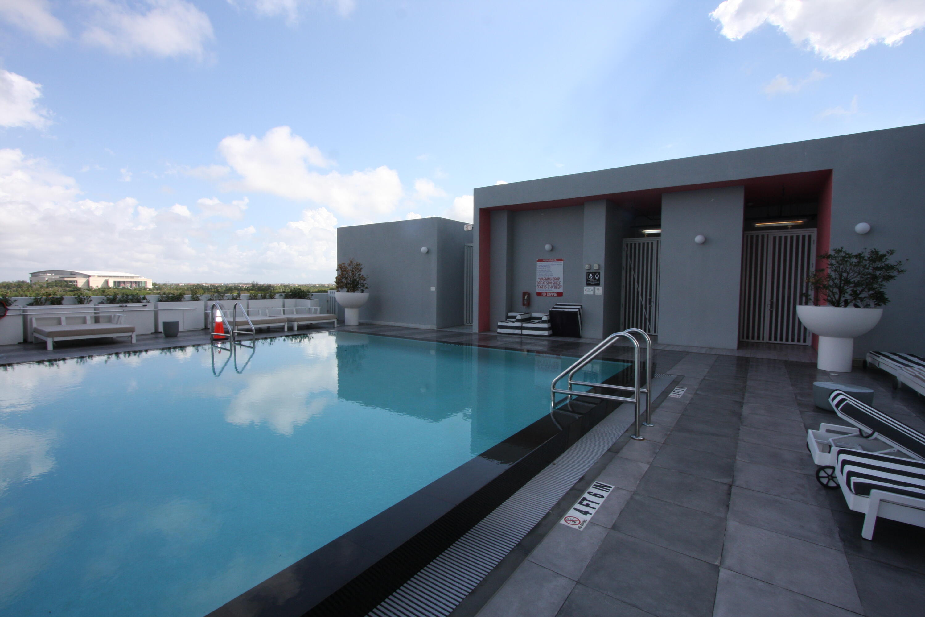 METROPICA NORTH TOWER ONE - Residential