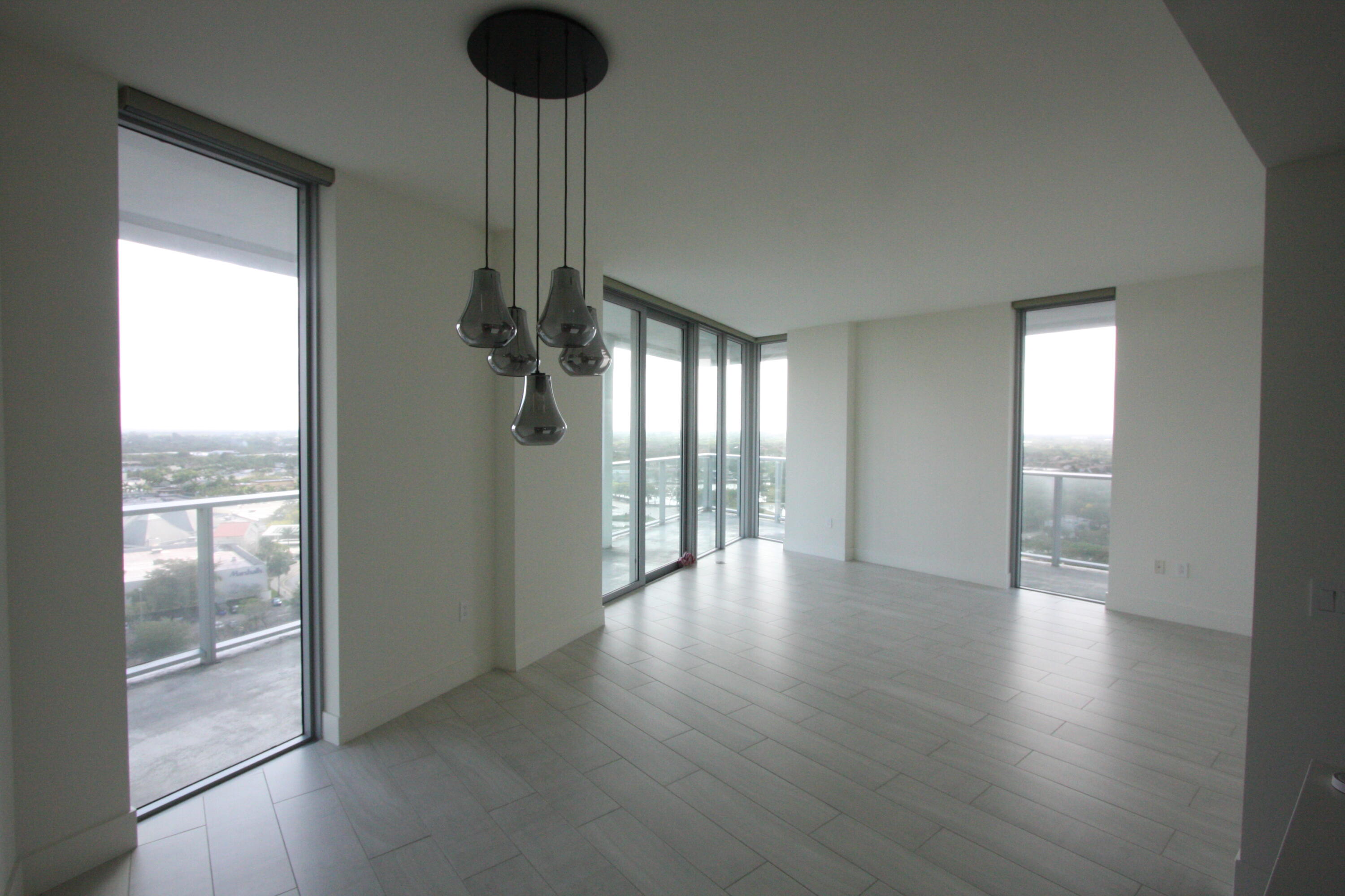 METROPICA NORTH TOWER ONE - Residential
