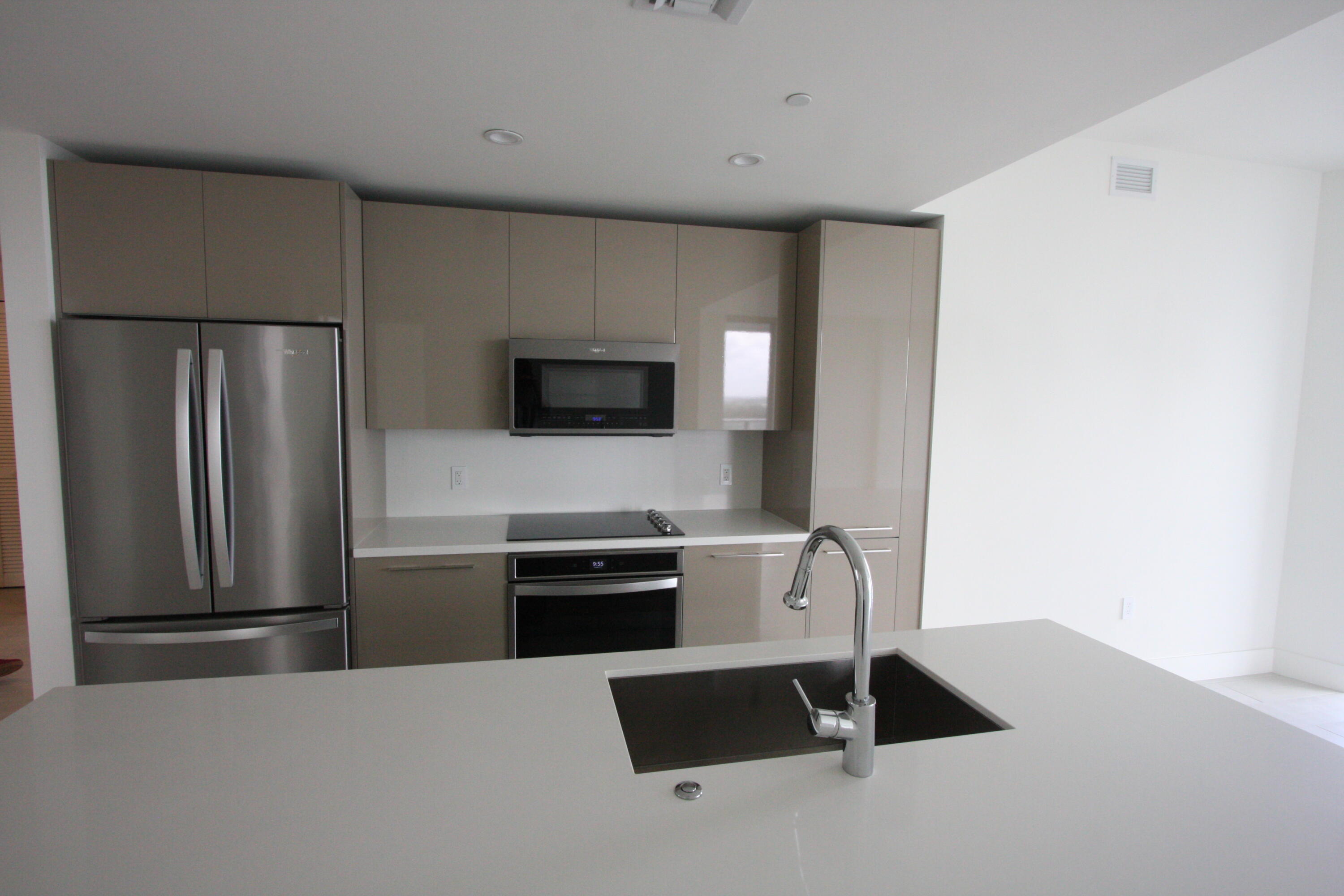 METROPICA NORTH TOWER ONE - Residential