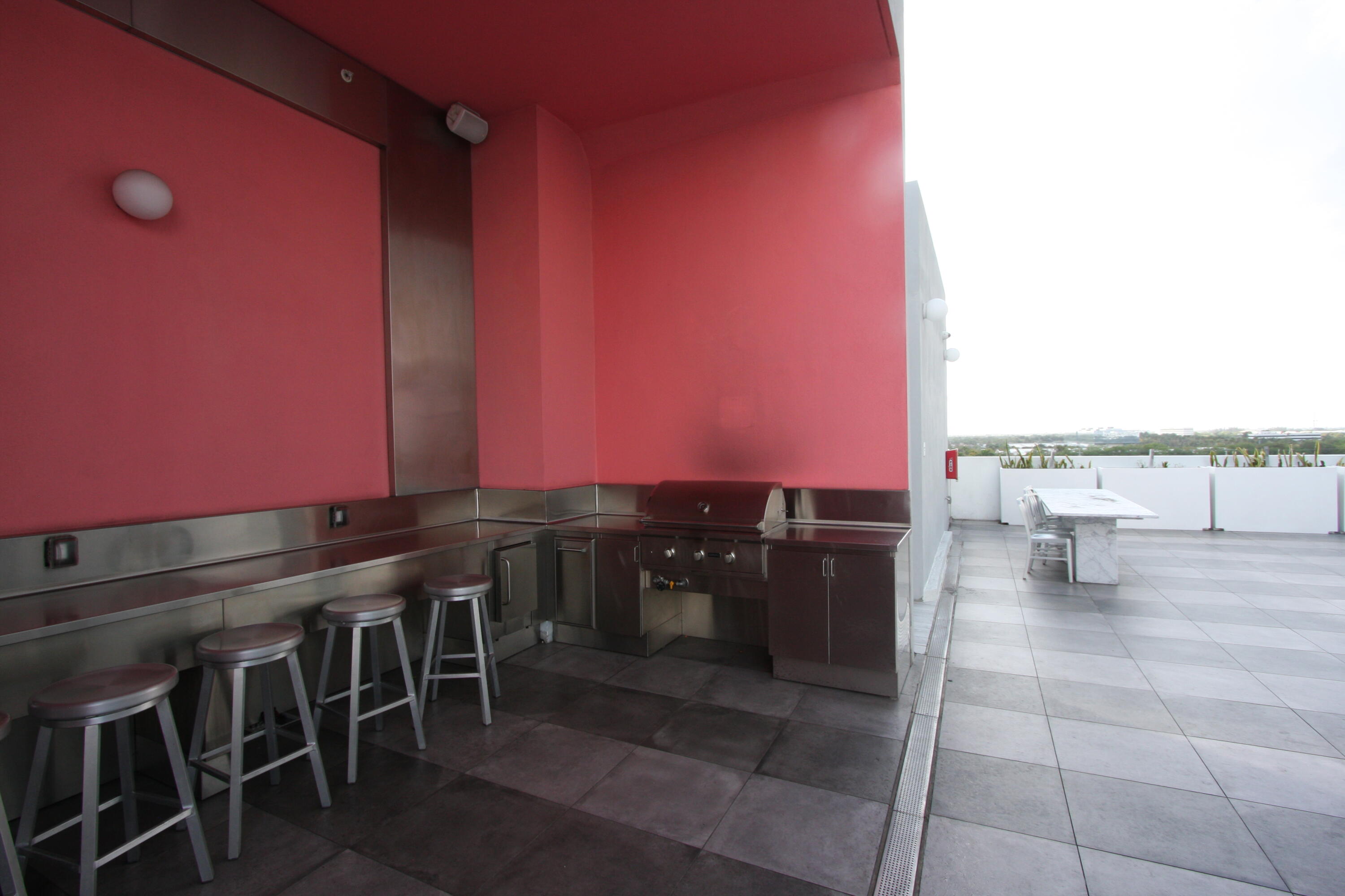 METROPICA NORTH TOWER ONE - Residential