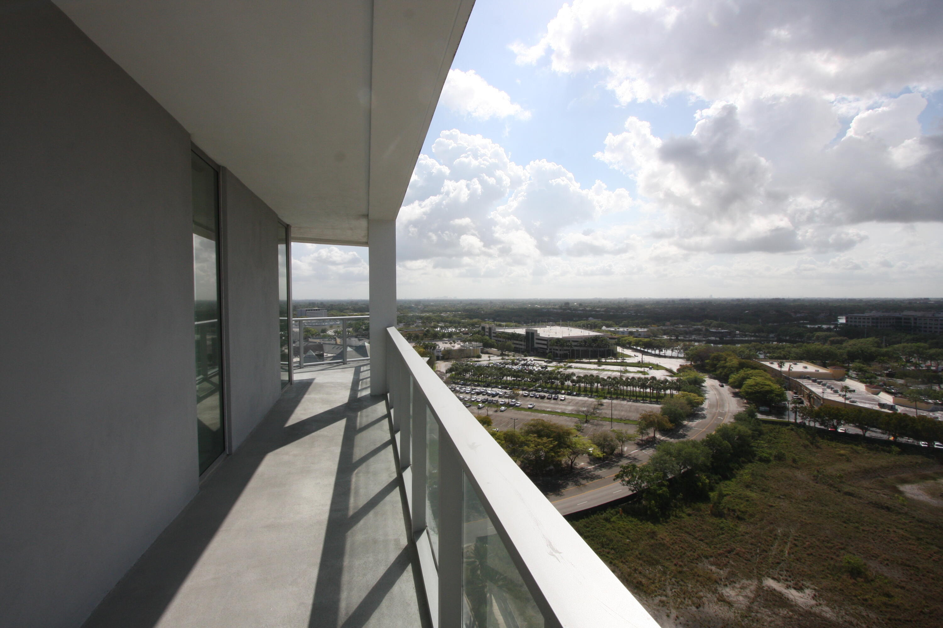 METROPICA NORTH TOWER ONE - Residential