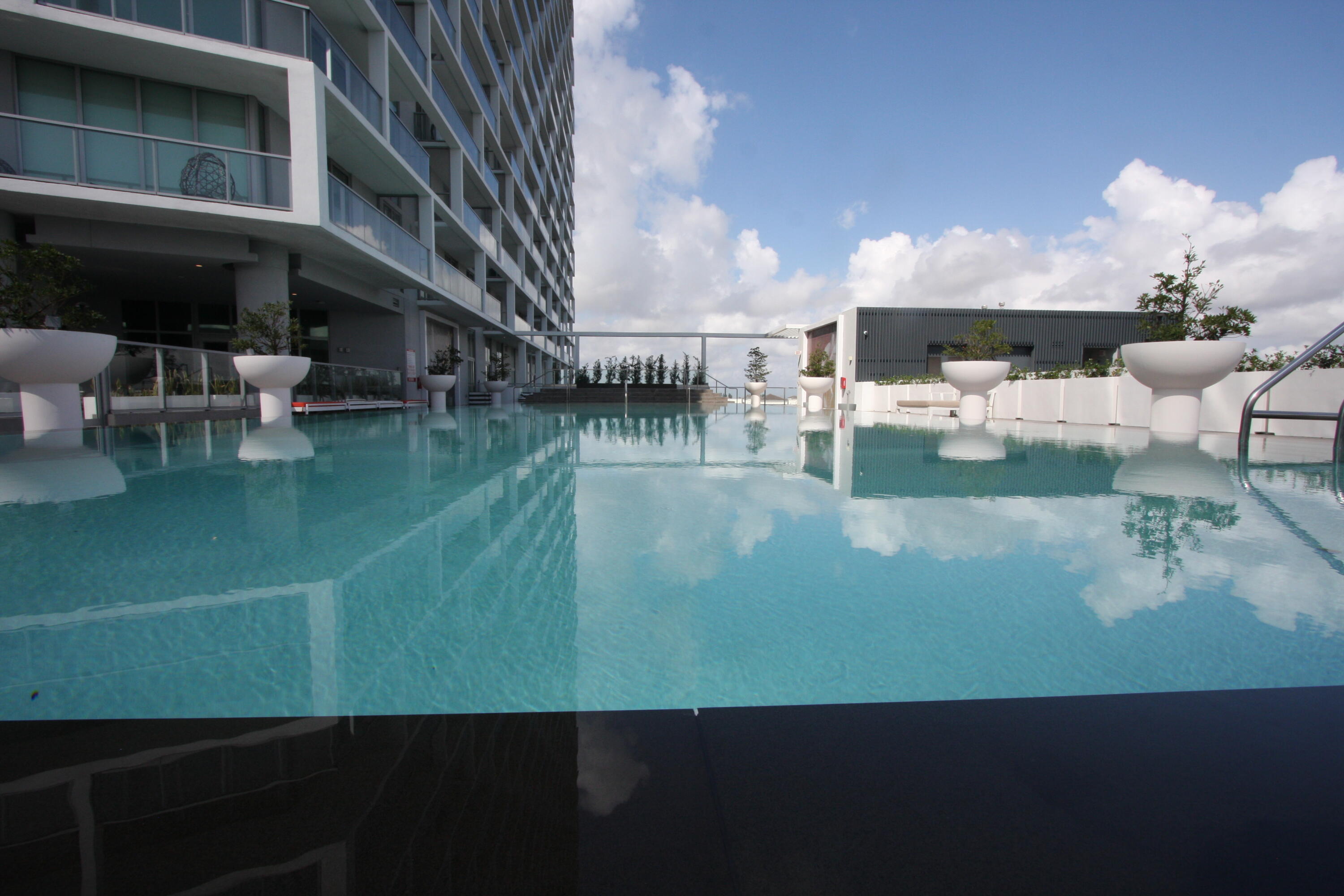 METROPICA NORTH TOWER ONE - Residential