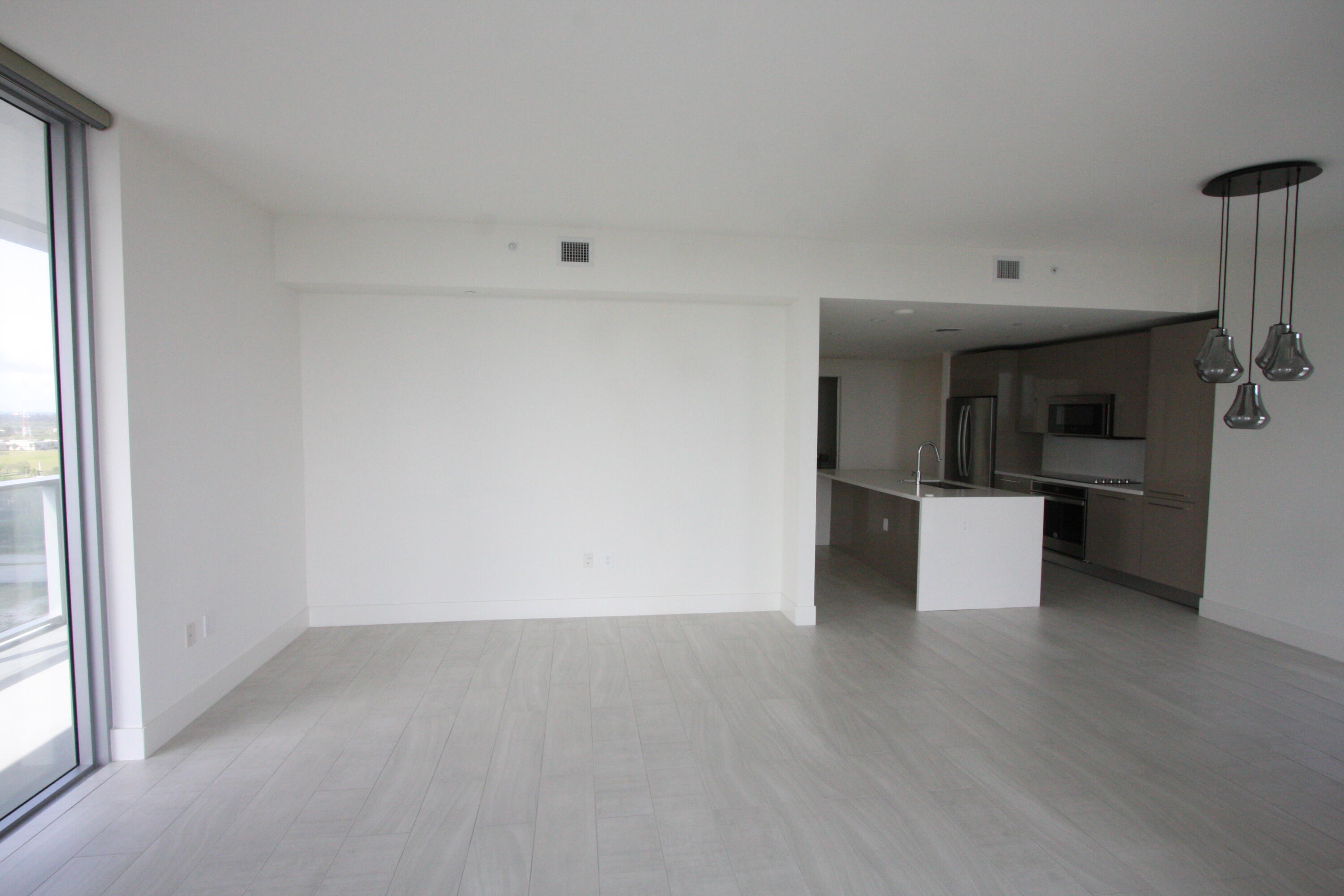 METROPICA NORTH TOWER ONE - Residential