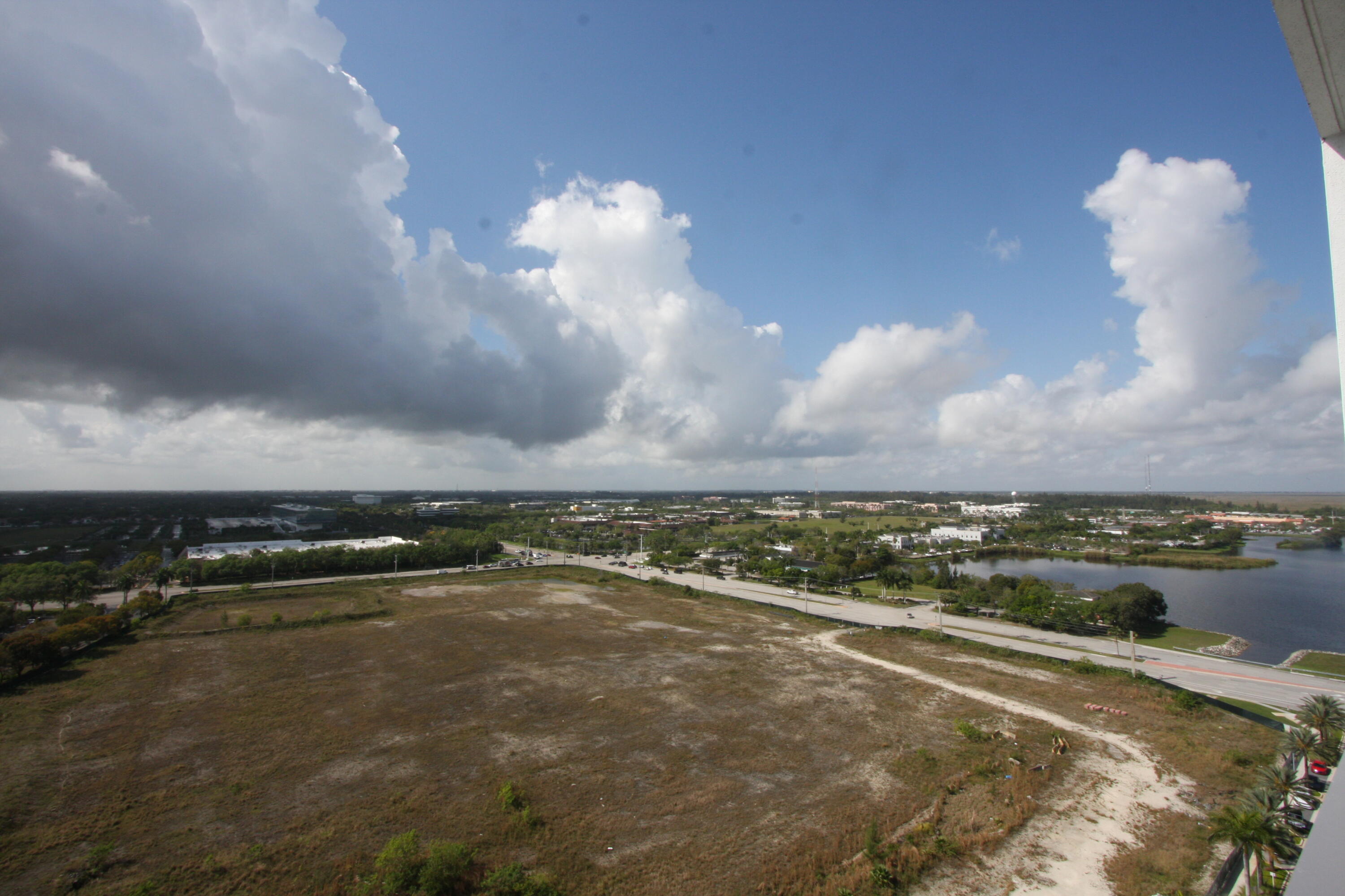 METROPICA NORTH TOWER ONE - Residential