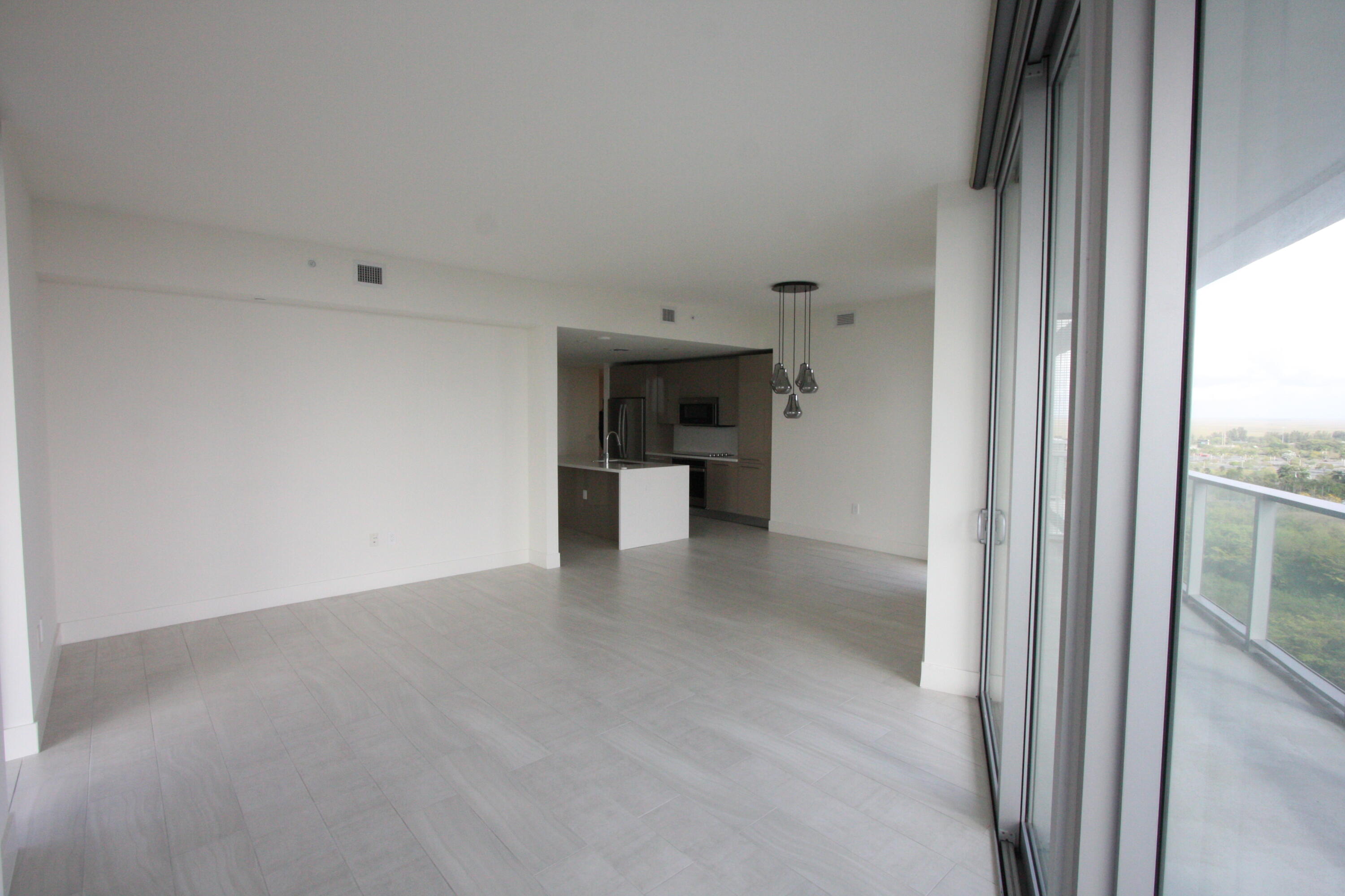 METROPICA NORTH TOWER ONE - Residential