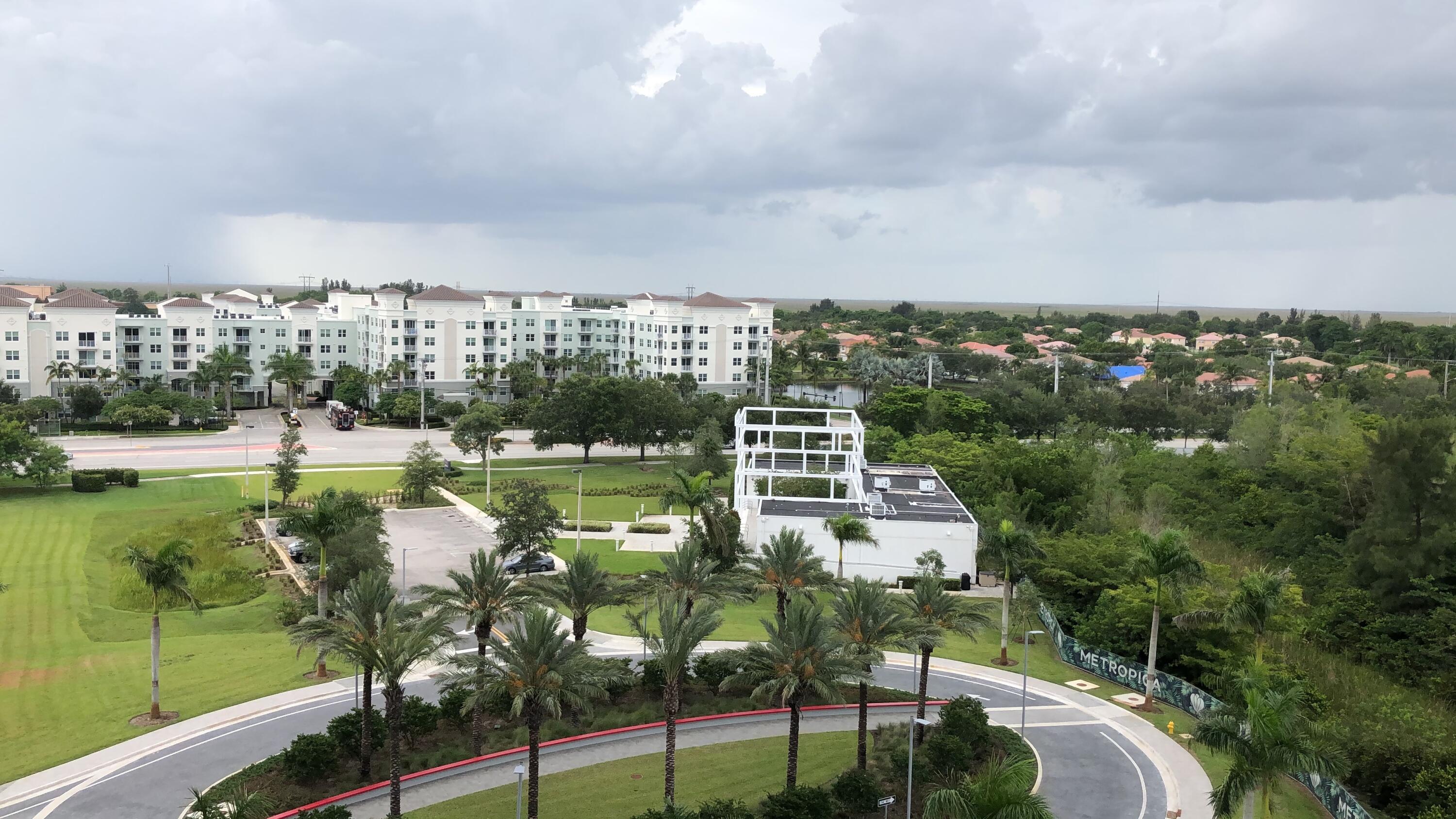 METROPICA NORTH TOWER ONE - Residential