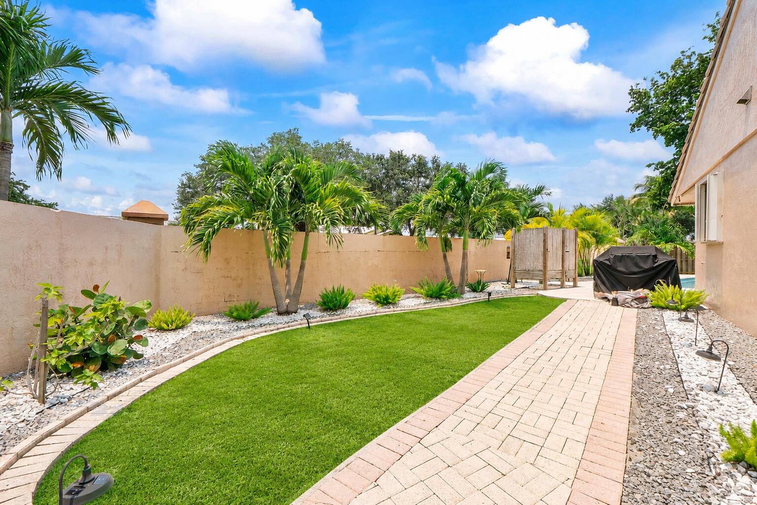 HAWKES BLUFF - Residential