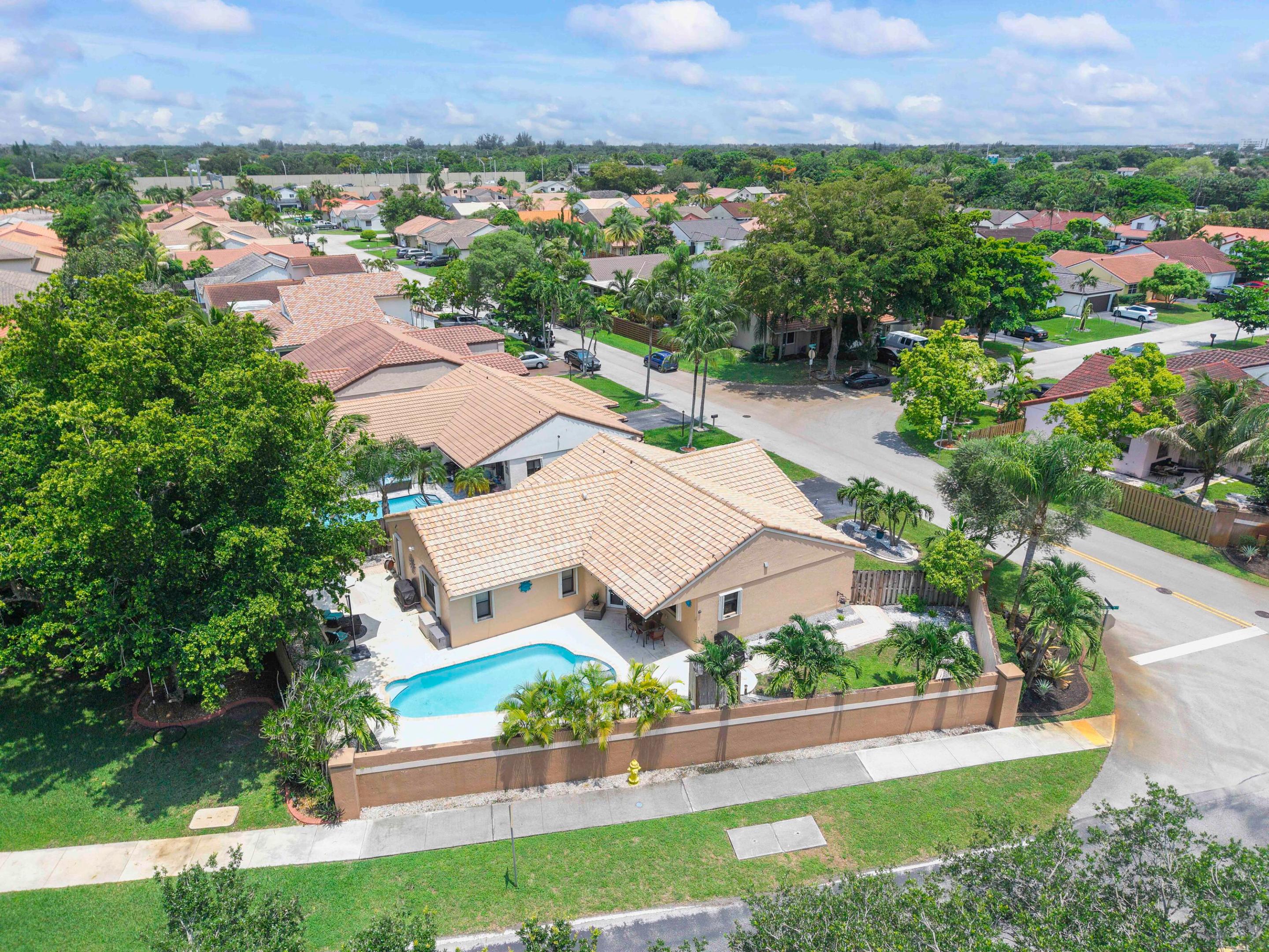HAWKES BLUFF - Residential