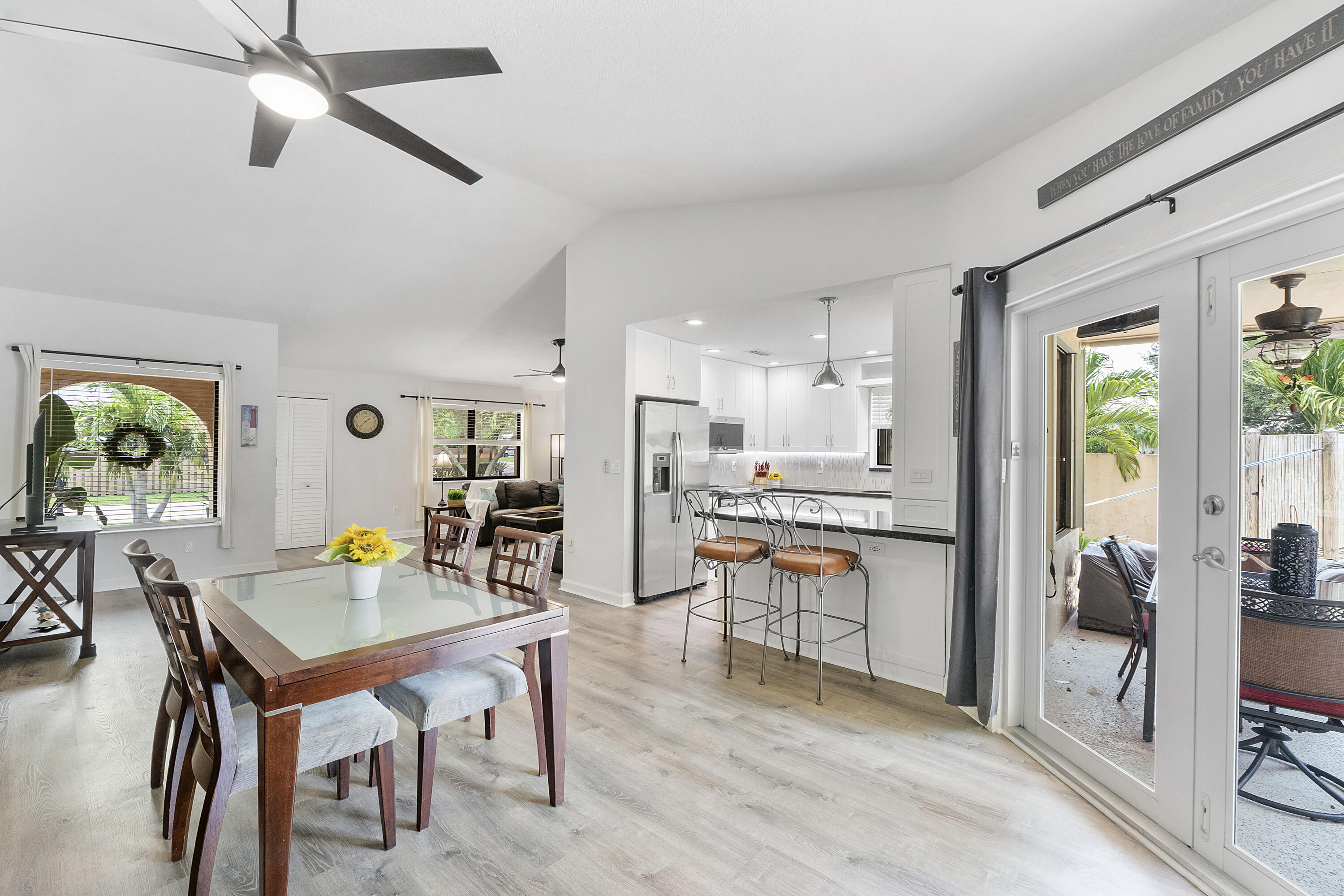HAWKES BLUFF - Residential