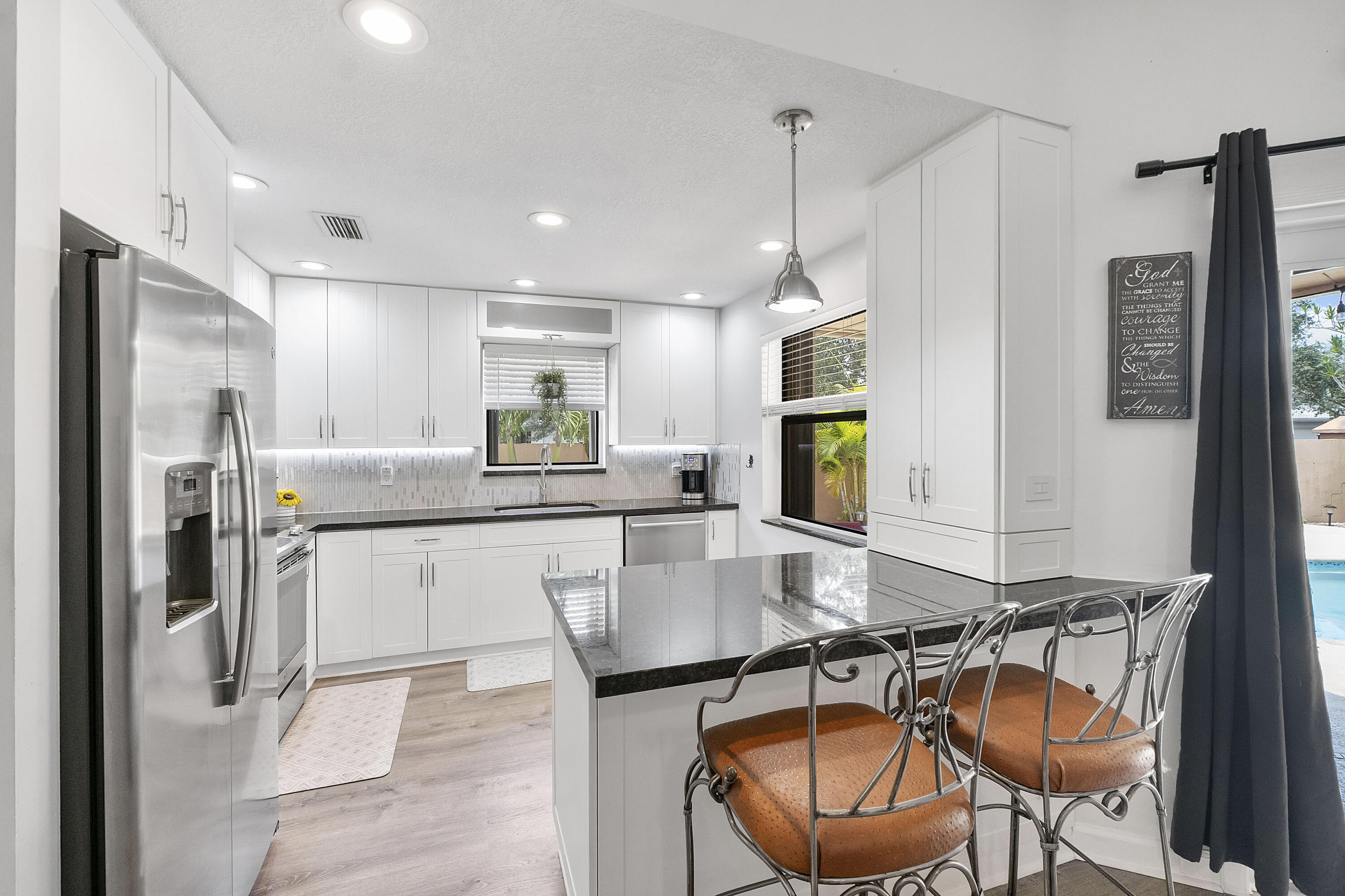 HAWKES BLUFF - Residential