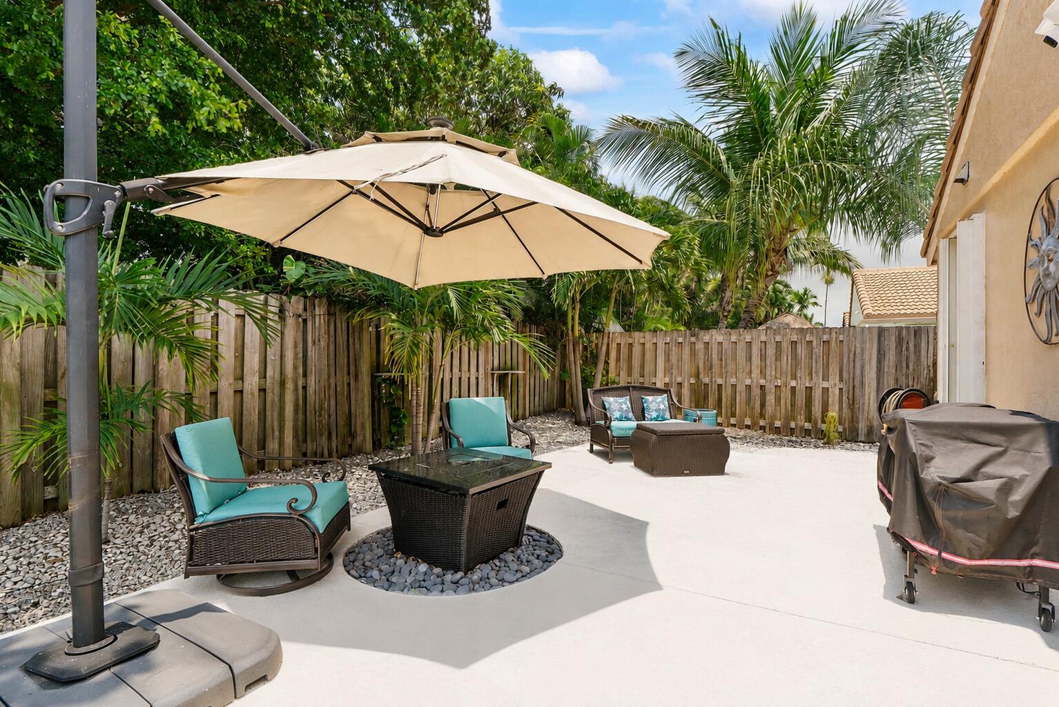 HAWKES BLUFF - Residential