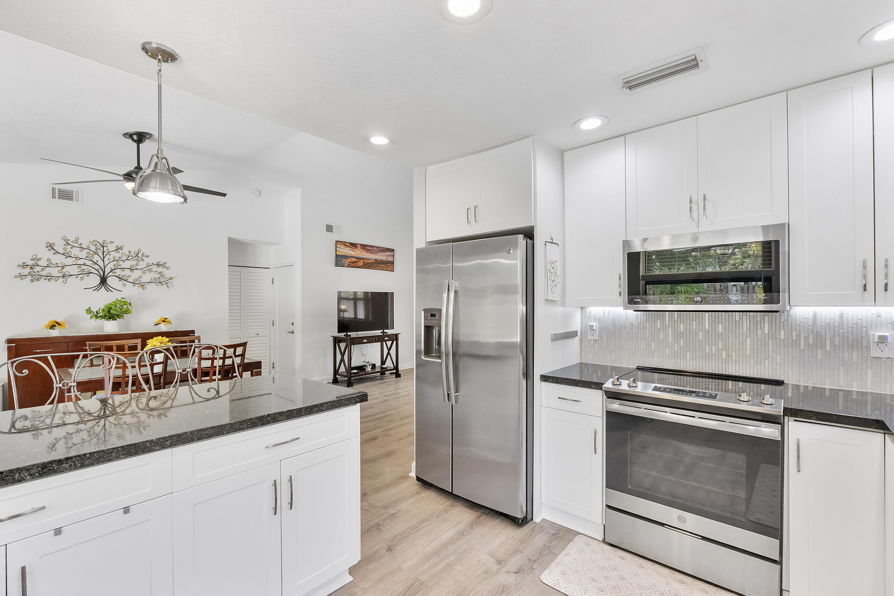HAWKES BLUFF - Residential