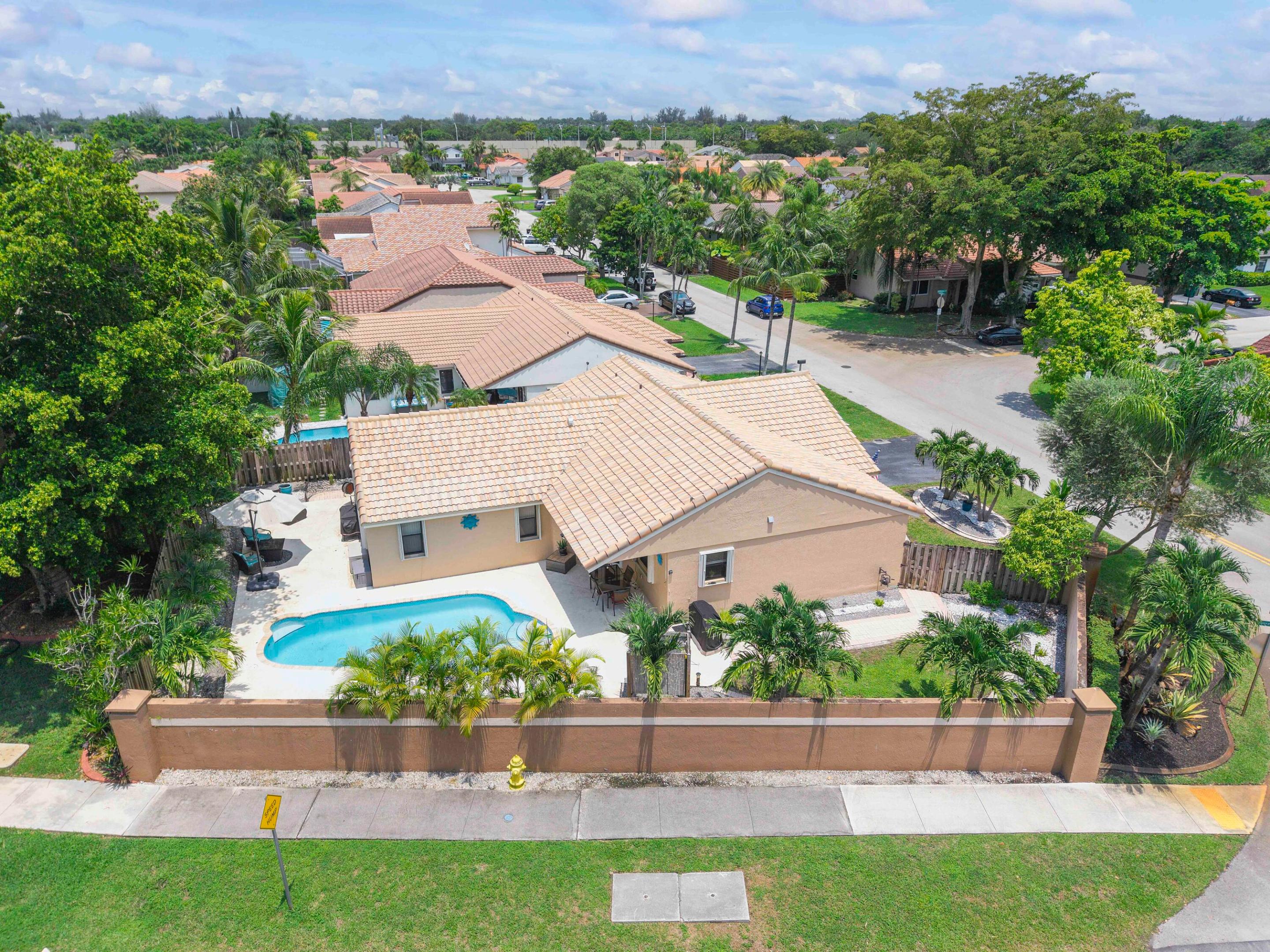 HAWKES BLUFF - Residential