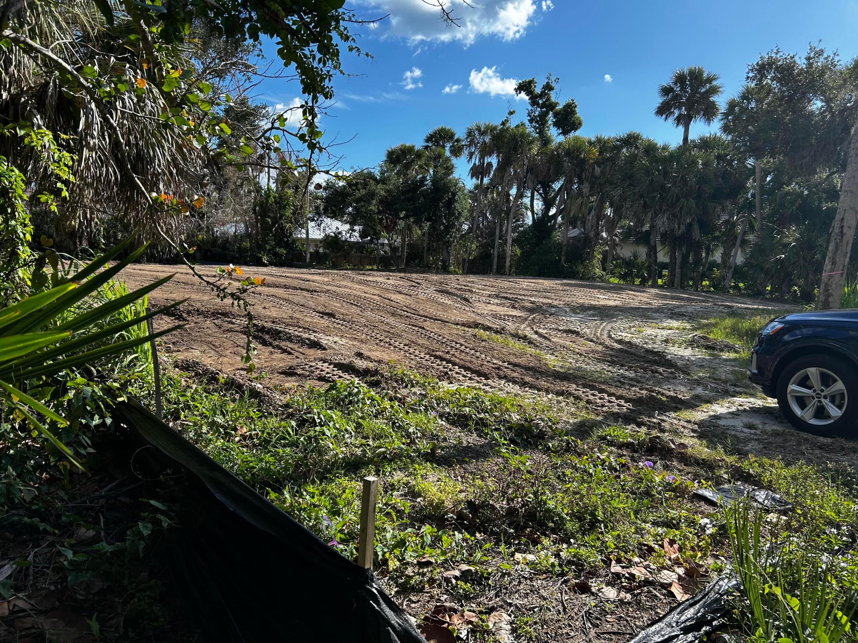 Nestled in the serene surroundings of Vero Beach, FL, this land parcel at 525 Acacia Rd is an exceptional opportunity to create your own vision of paradise. Encompassing a generous area, this property provides ample space for a variety of possibilities. Whether you envision building a dream home or developing a unique landscape project, this location provides the canvas. Surrounded by the natural beauty of Florida's lush environment, the land's potential is as vast as your imagination. The property benefits from its location in a sought-after area known for its tranquility and charm. With its prime position, two blocks to beach, restaurants, shops, one block to park, boat ramp and theater.  Lot has been cleared and has clean fill in place.(ready to build)