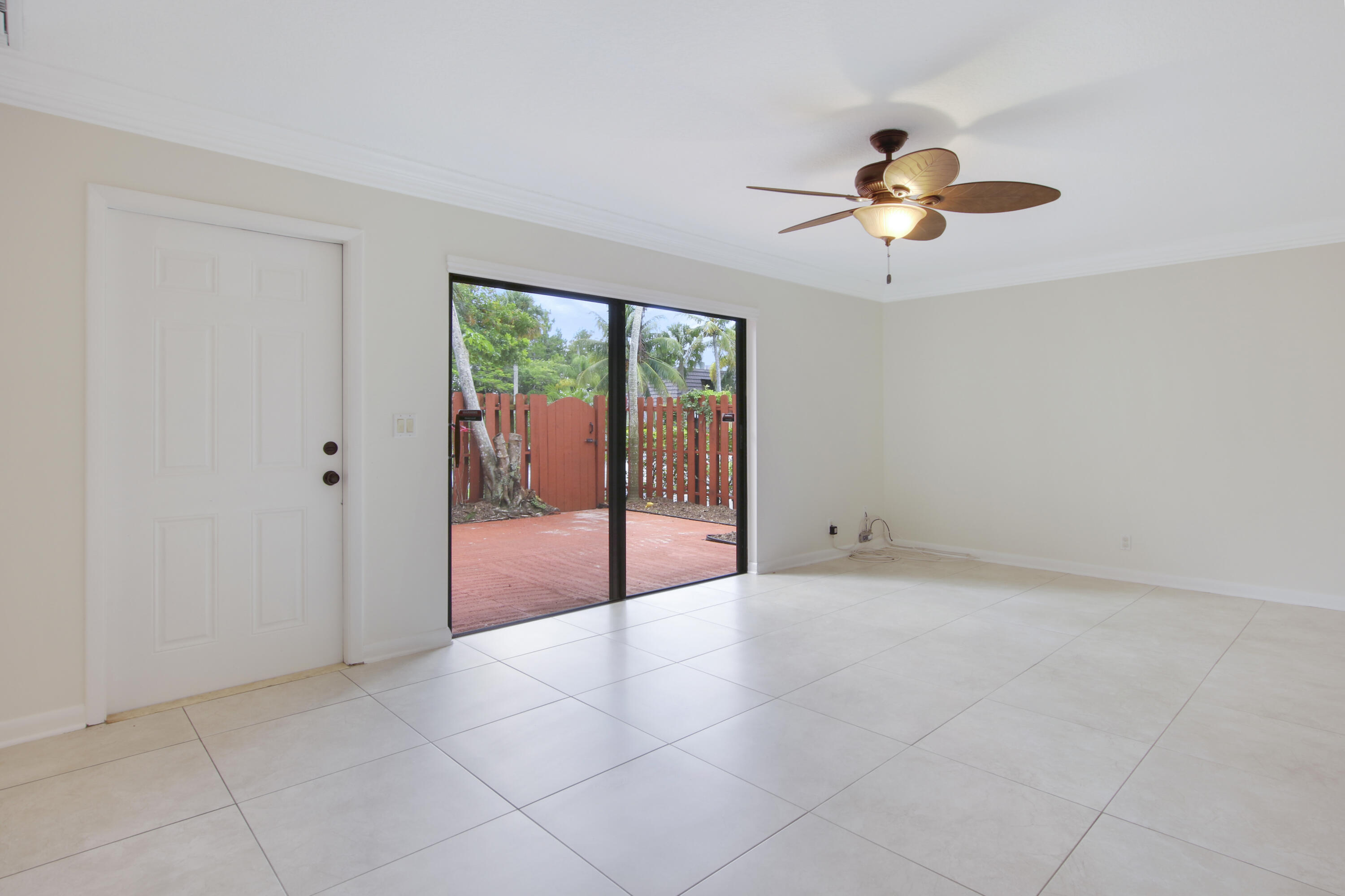 JUPITER LAKES TOWNHOMES - Residential