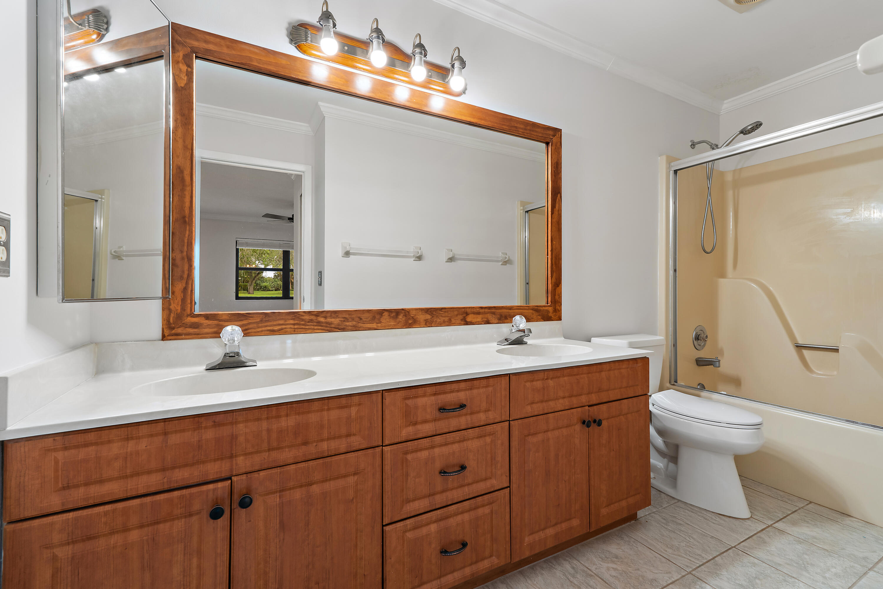 EAGLEWOOD - Residential