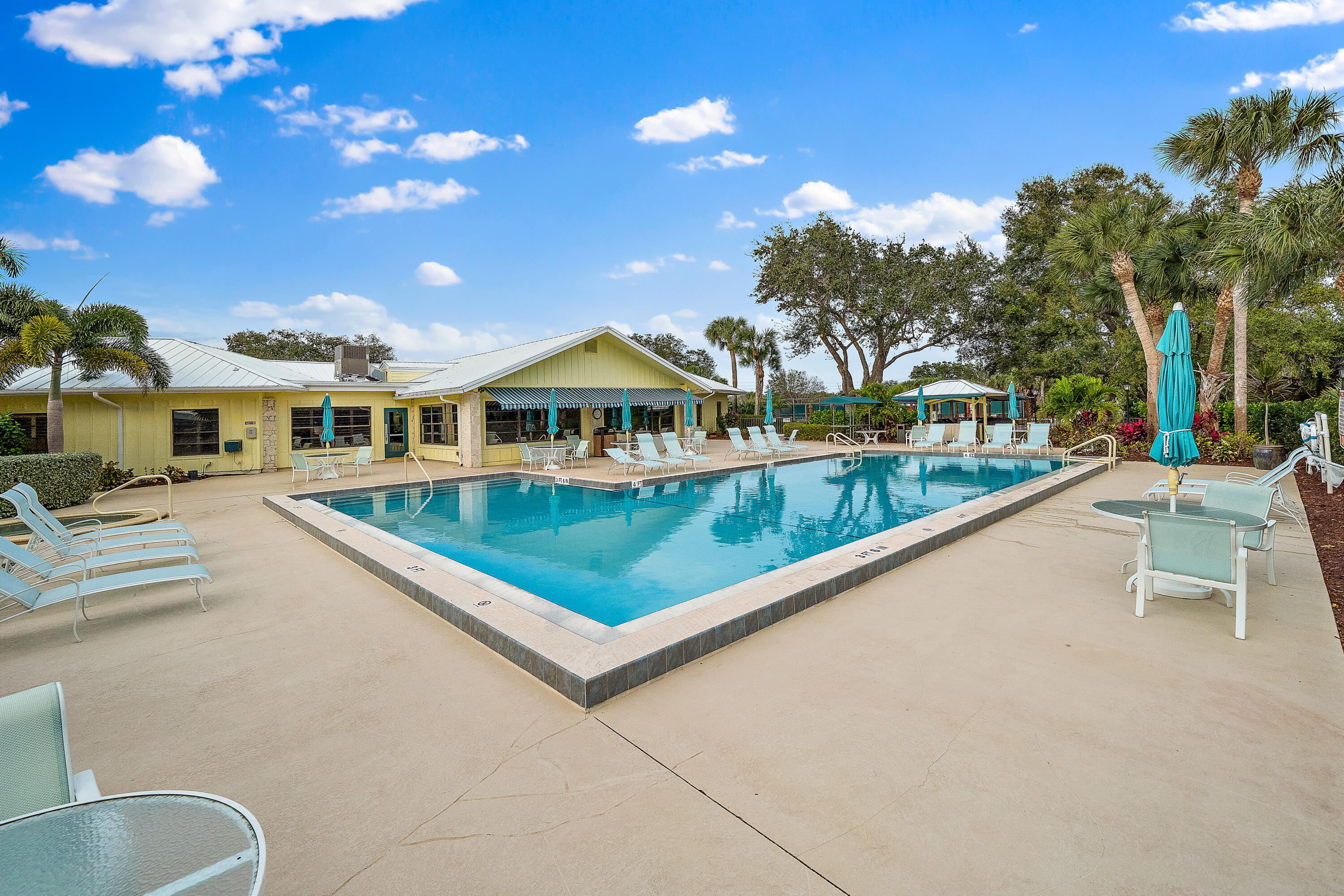 EAGLEWOOD - Residential