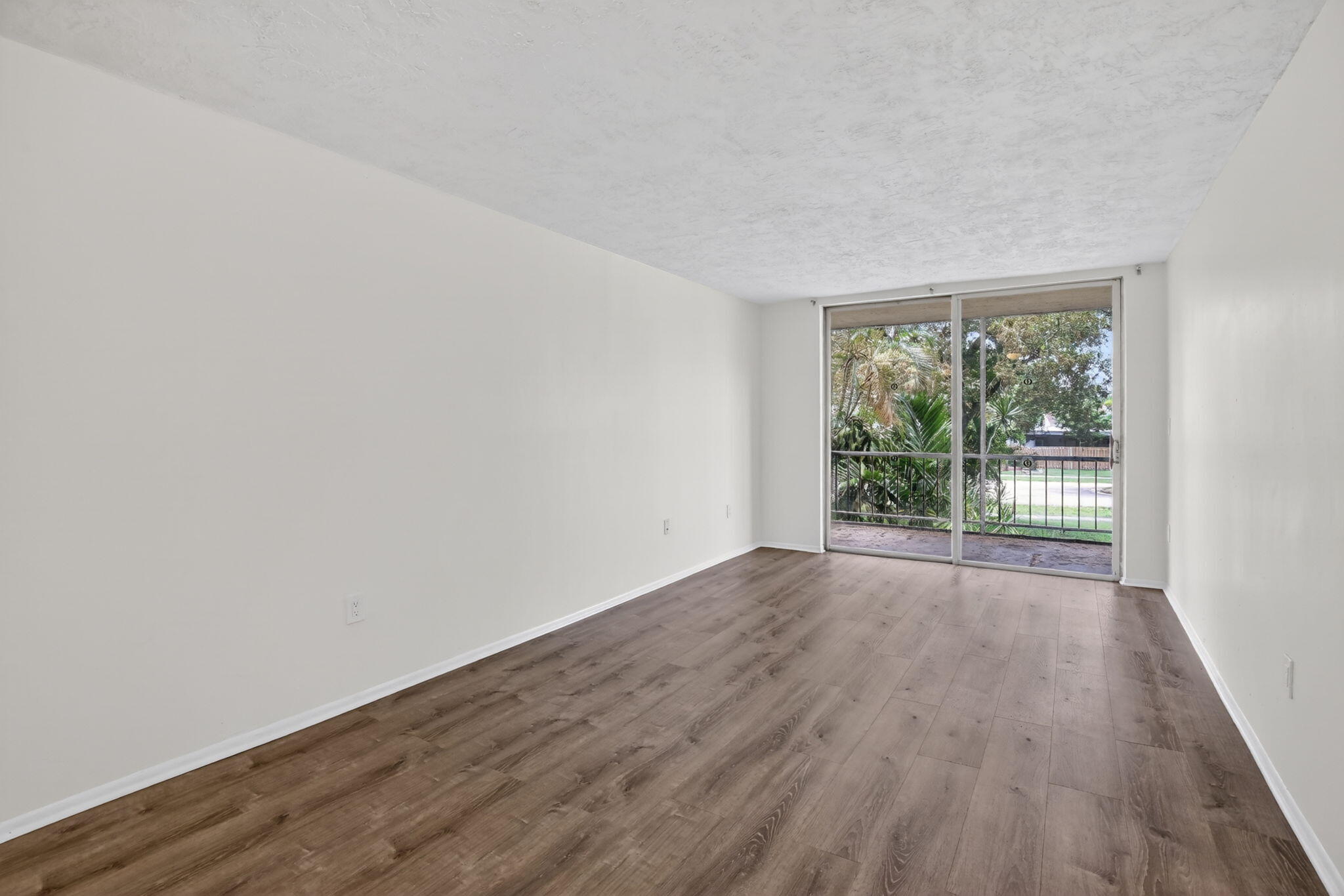 OMEGA CONDO NO 4 - Residential