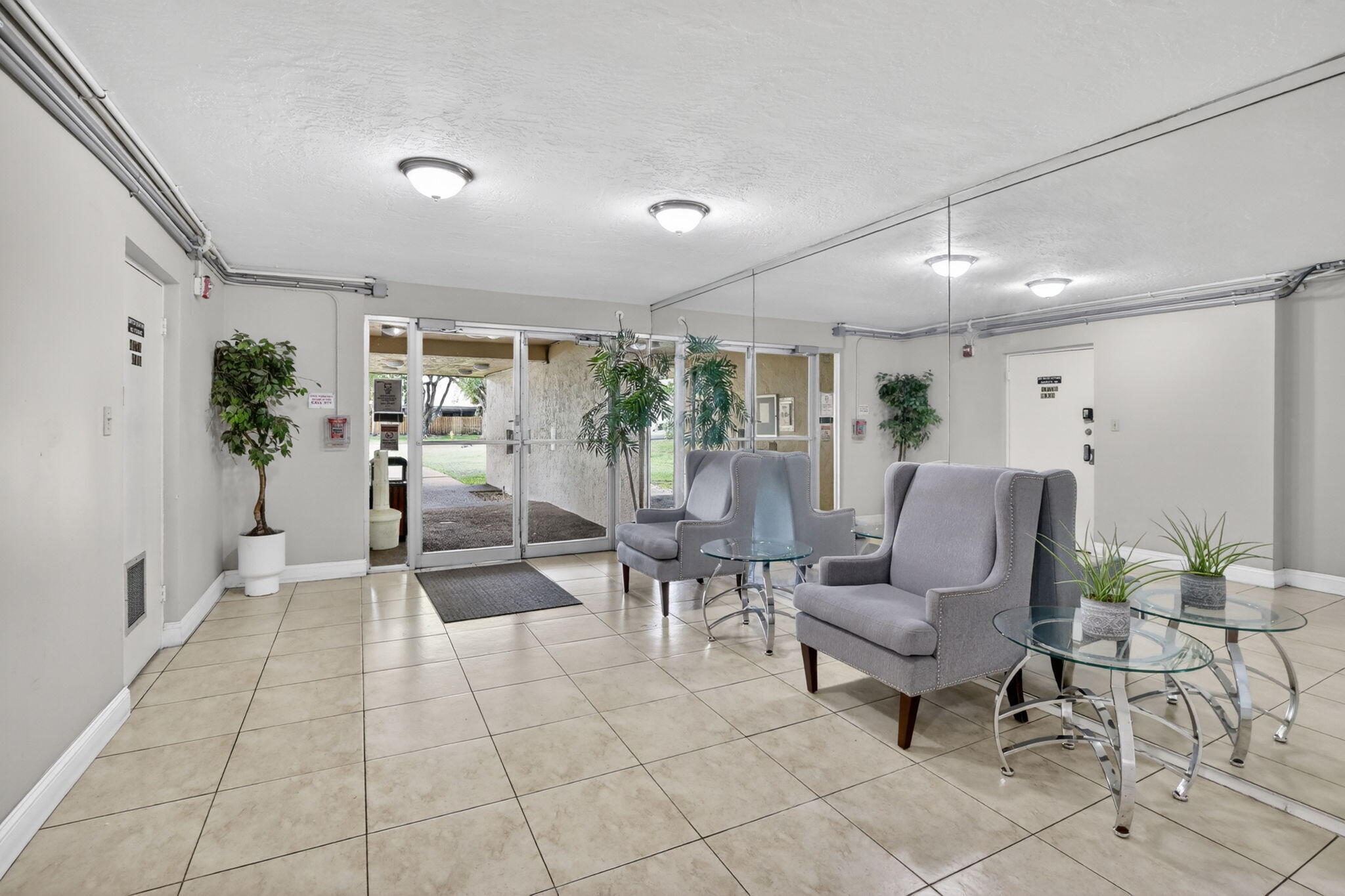 OMEGA CONDO NO 4 - Residential