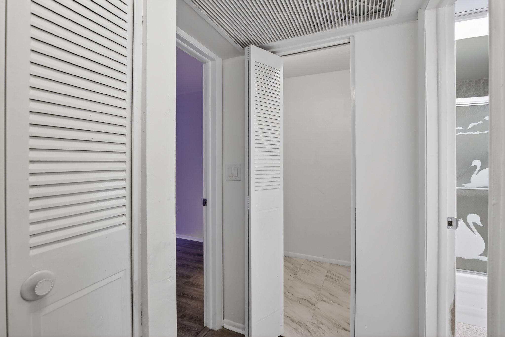 OMEGA CONDO NO 4 - Residential