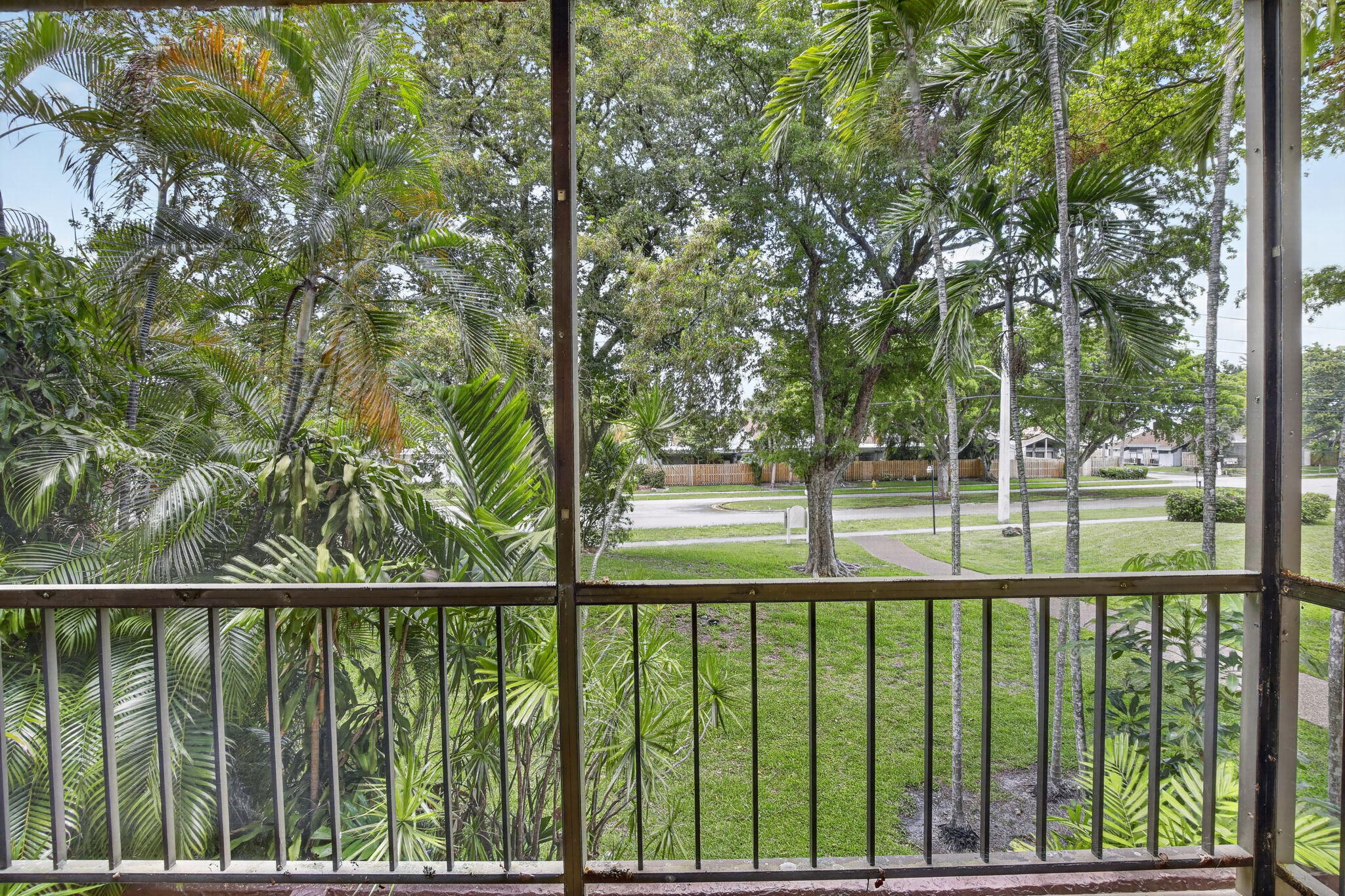 OMEGA CONDO NO 4 - Residential