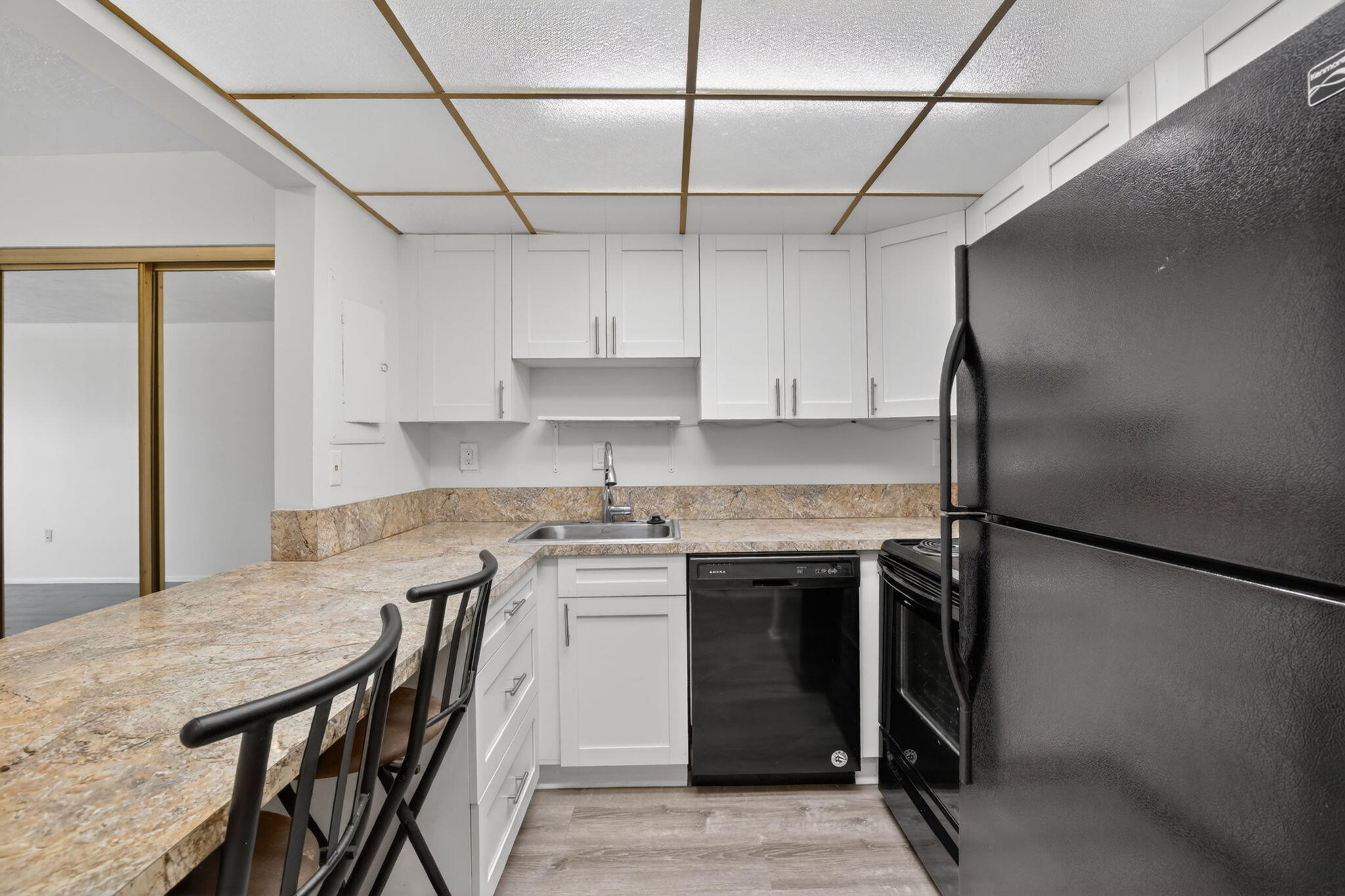 OMEGA CONDO NO 4 - Residential