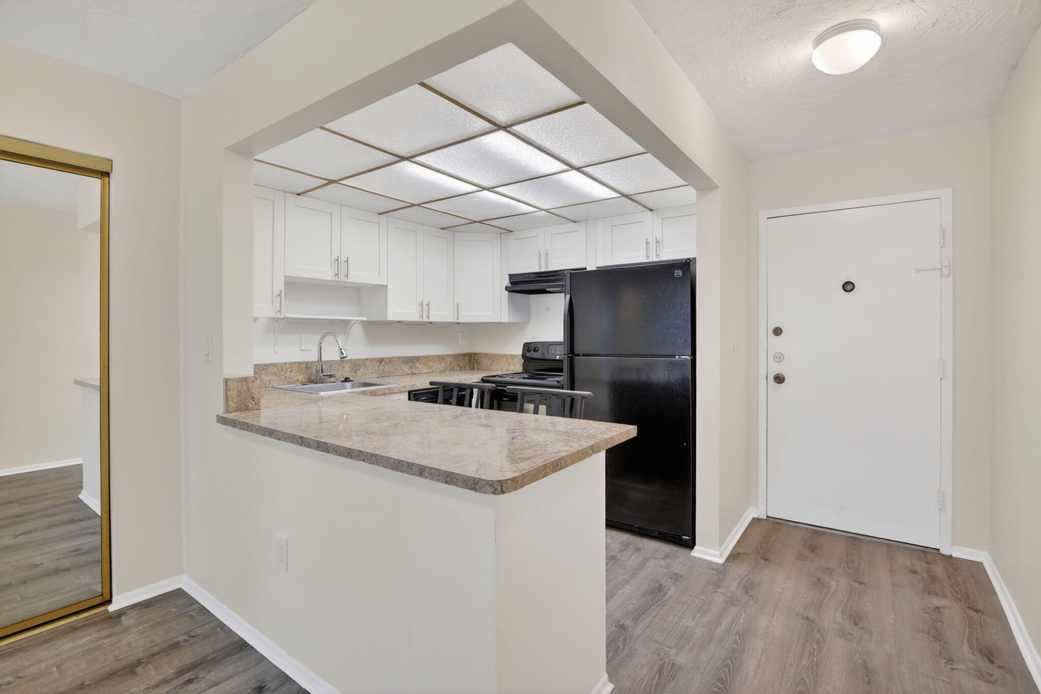 OMEGA CONDO NO 4 - Residential