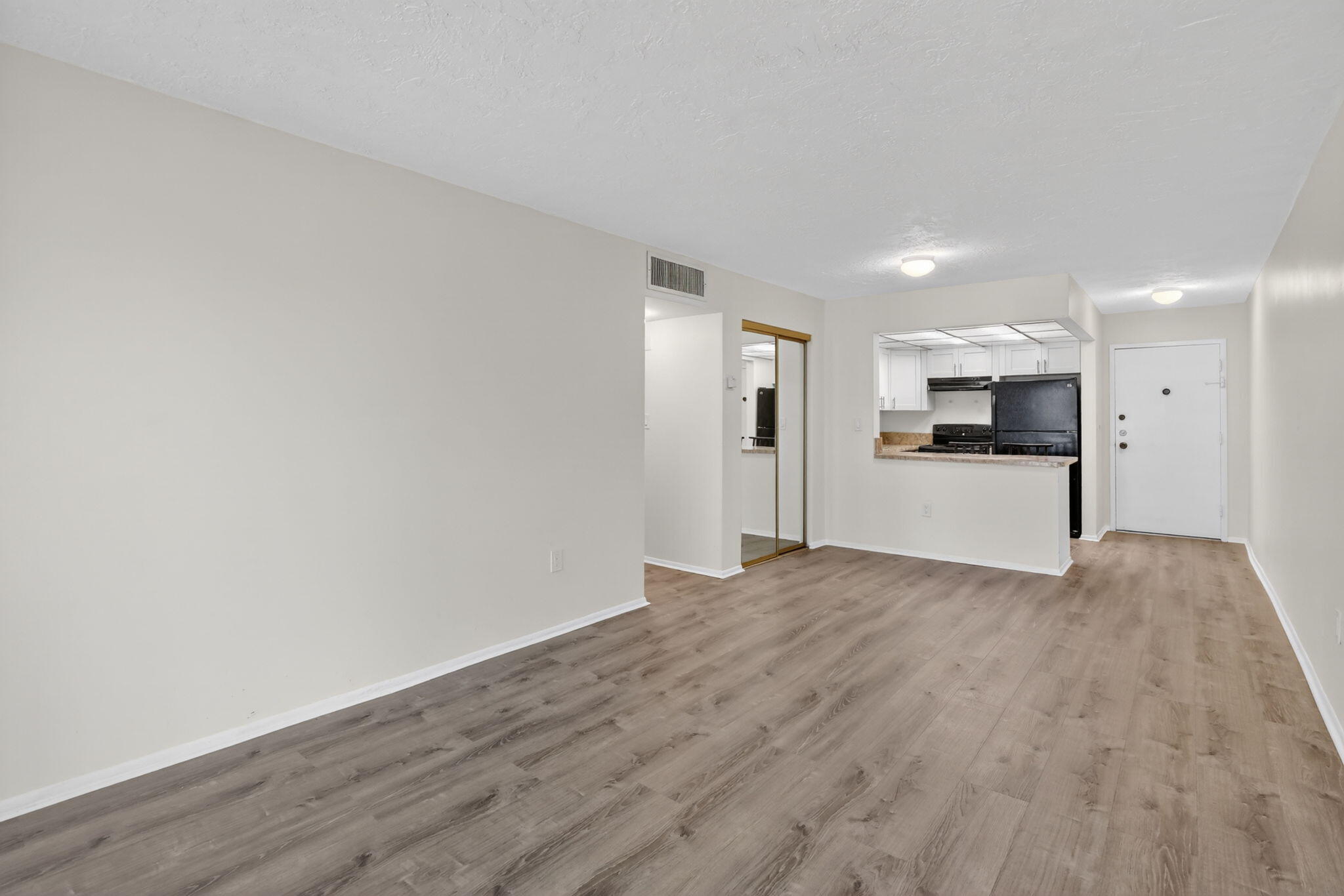 OMEGA CONDO NO 4 - Residential