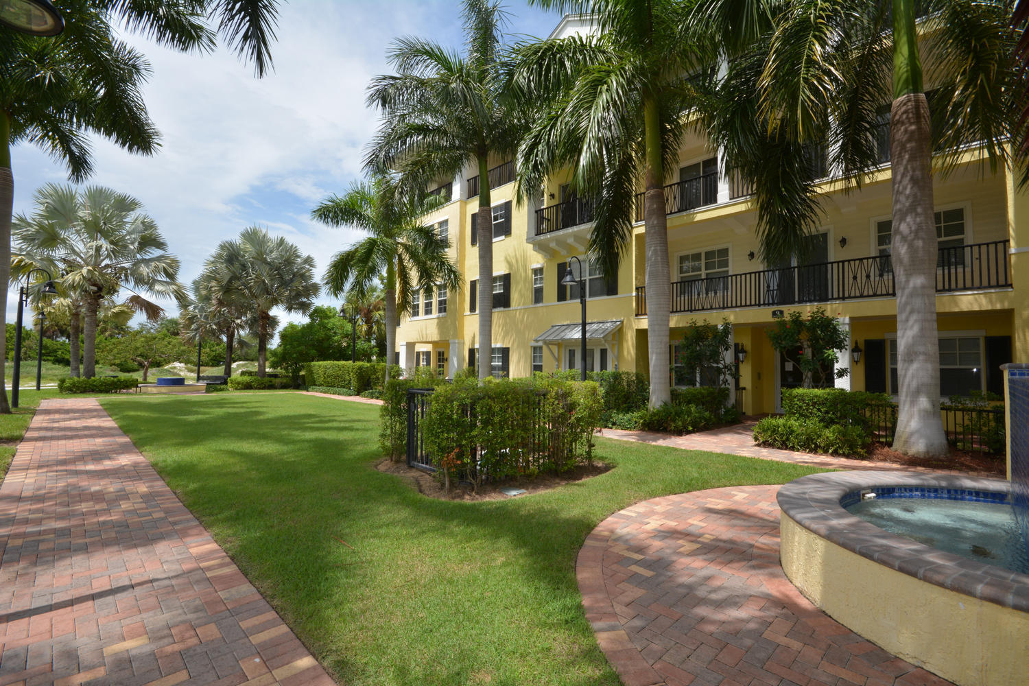 LATITUDE DELRAY - Residential