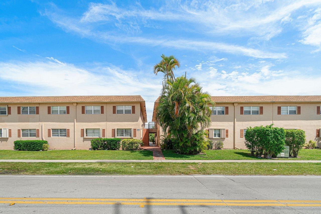 BOCA TOWNE CENTRE CONDO - Residential