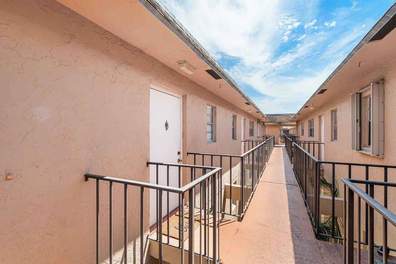 BOCA TOWNE CENTRE CONDO - Residential