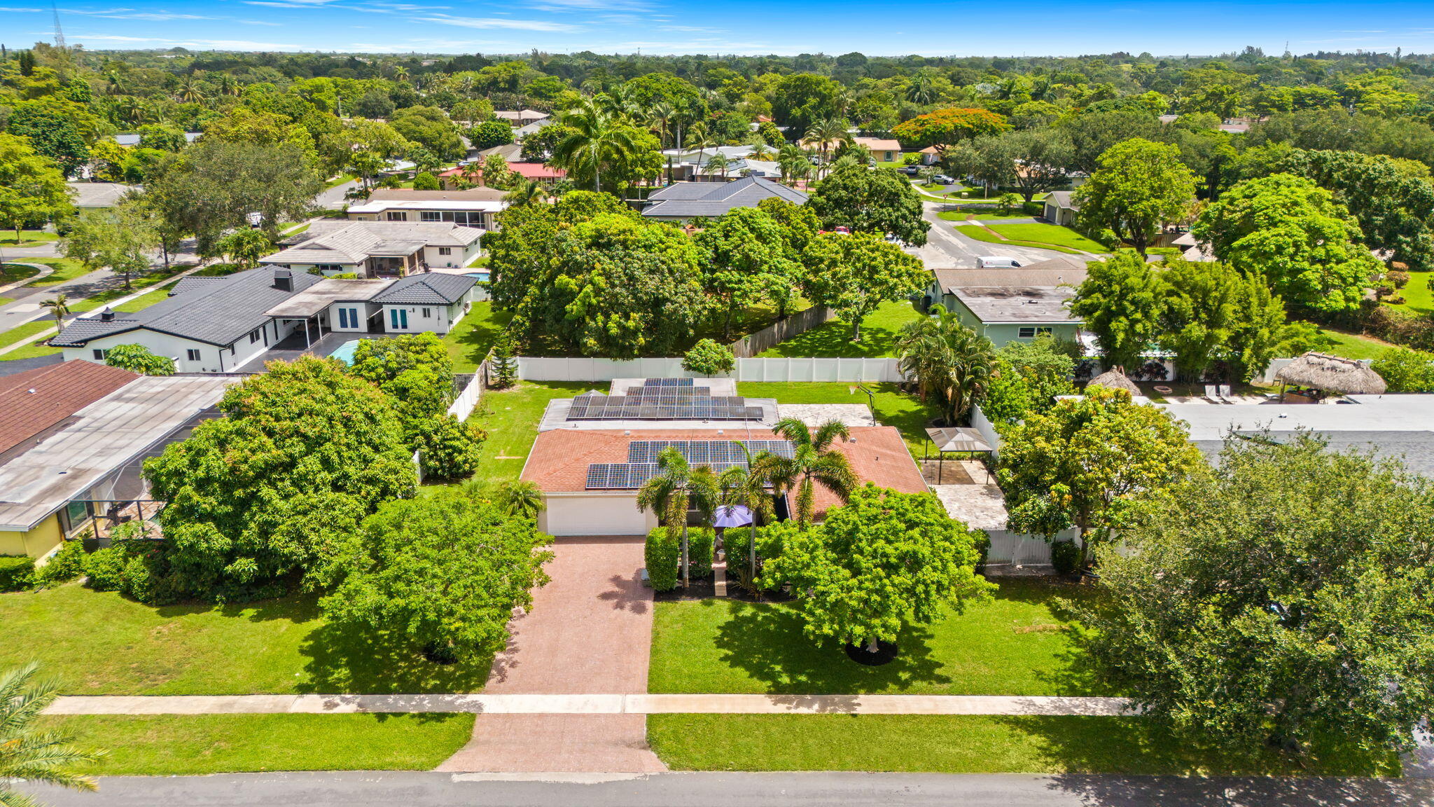 PLANTATION PARK LAKESITES - Residential