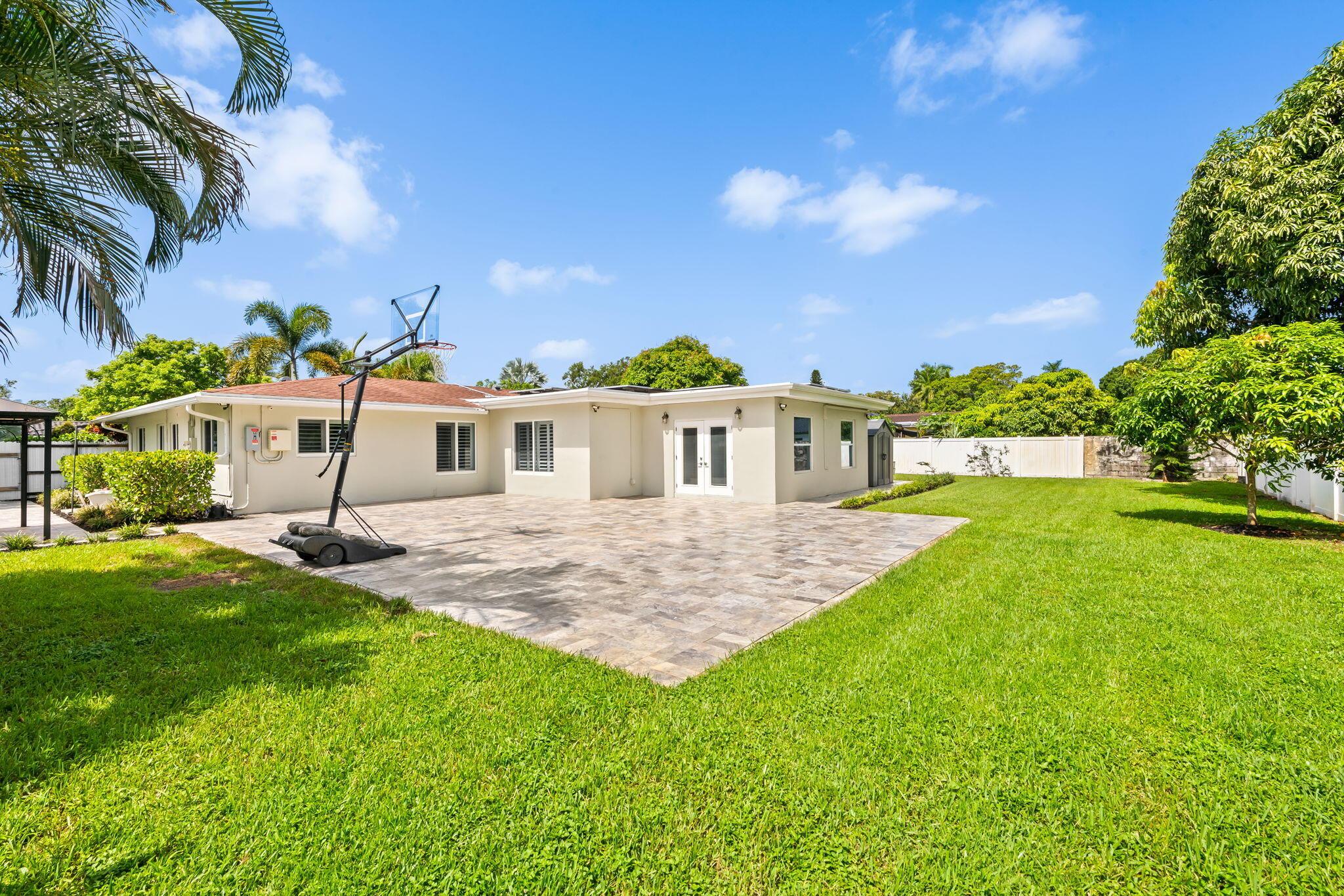 PLANTATION PARK LAKESITES - Residential