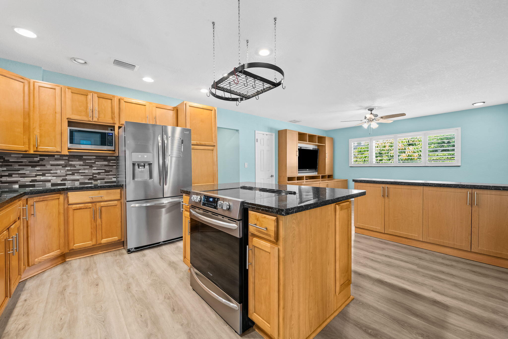 PLANTATION PARK LAKESITES - Residential