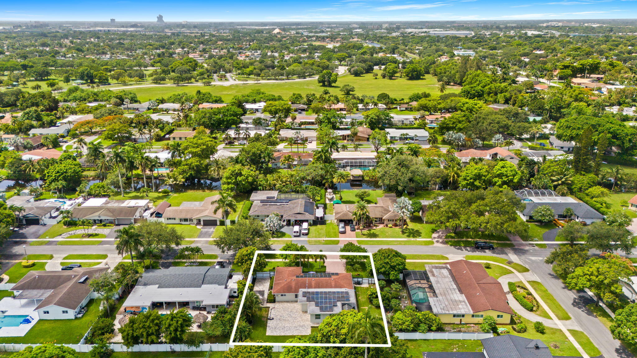 PLANTATION PARK LAKESITES - Residential
