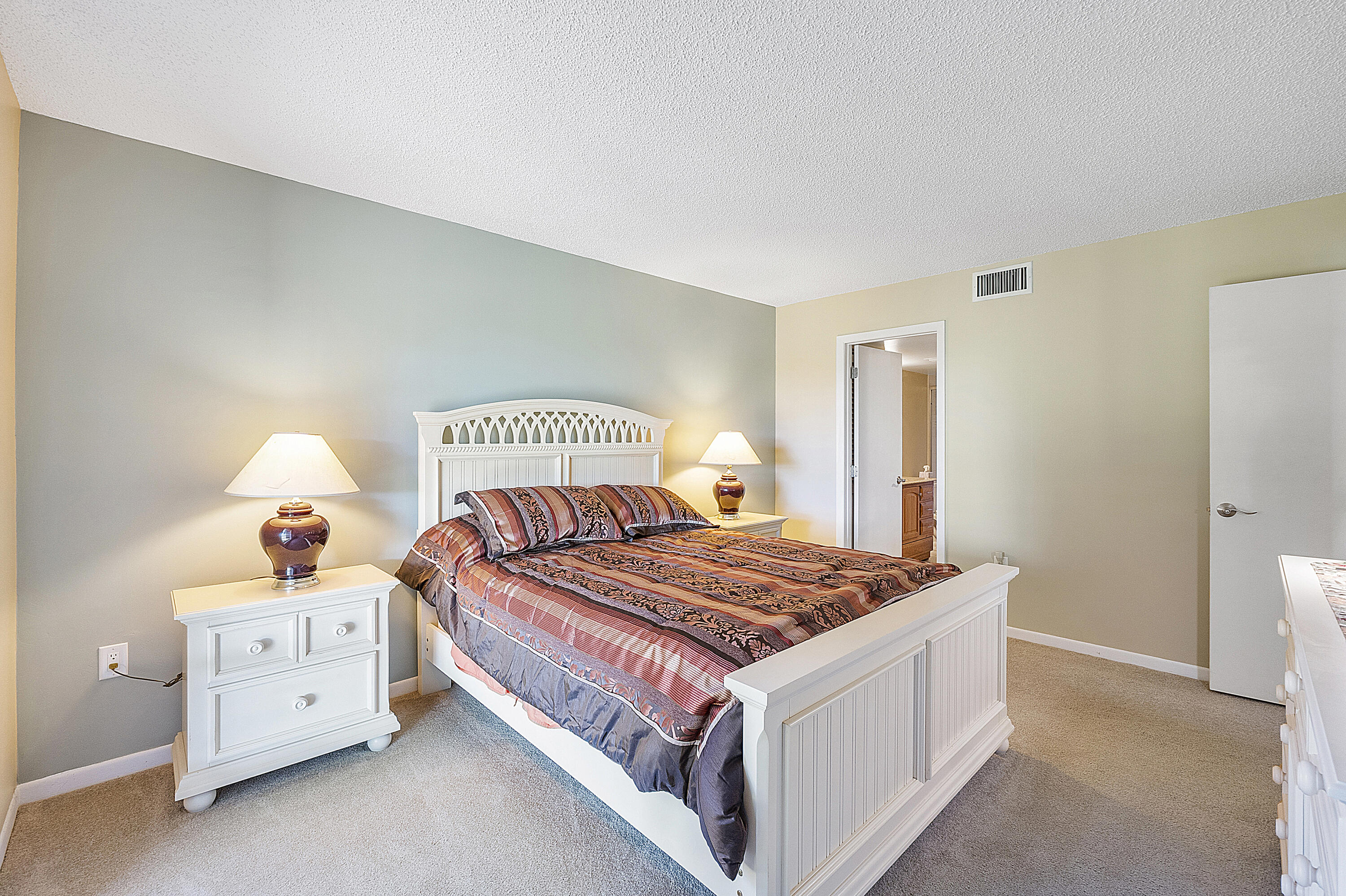 INVERWOOD CONDO - Residential