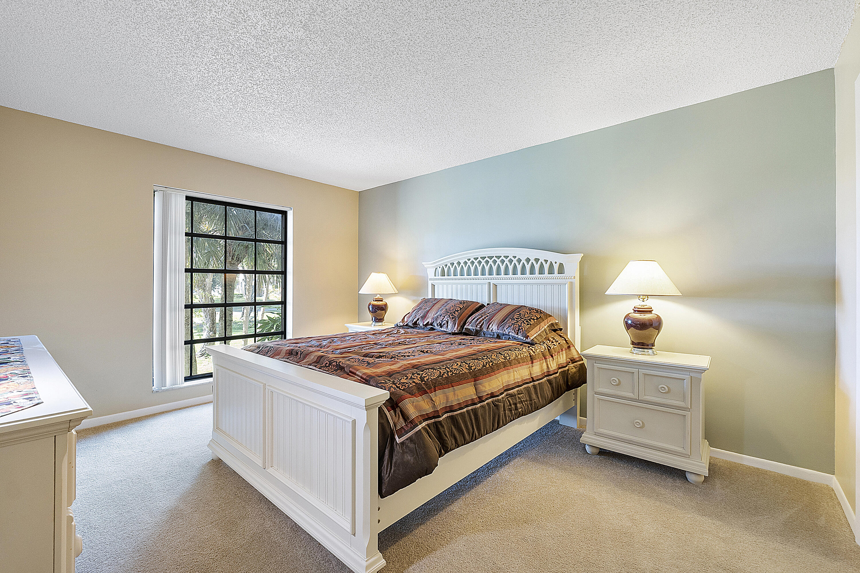 INVERWOOD CONDO - Residential
