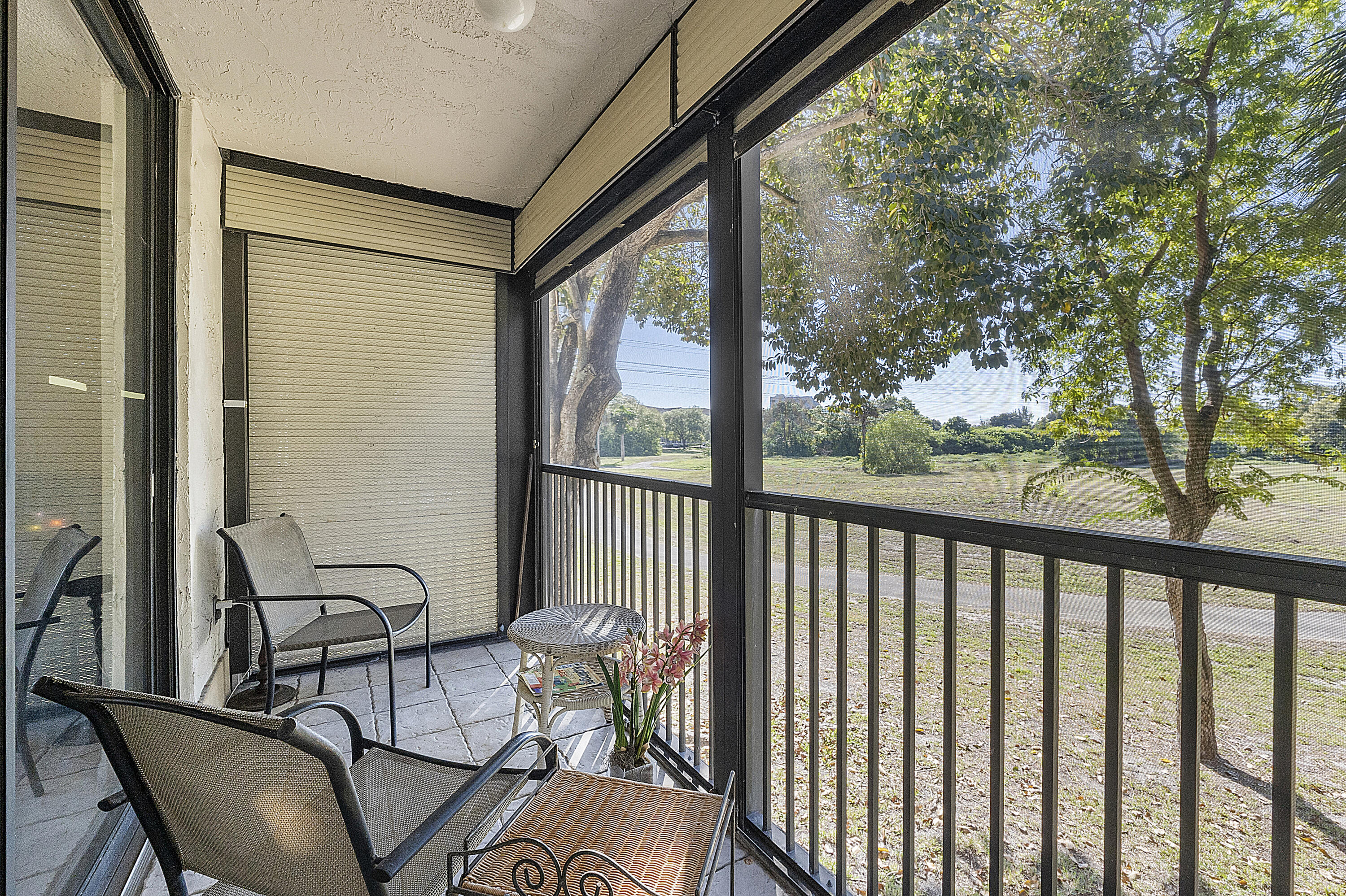 INVERWOOD CONDO - Residential