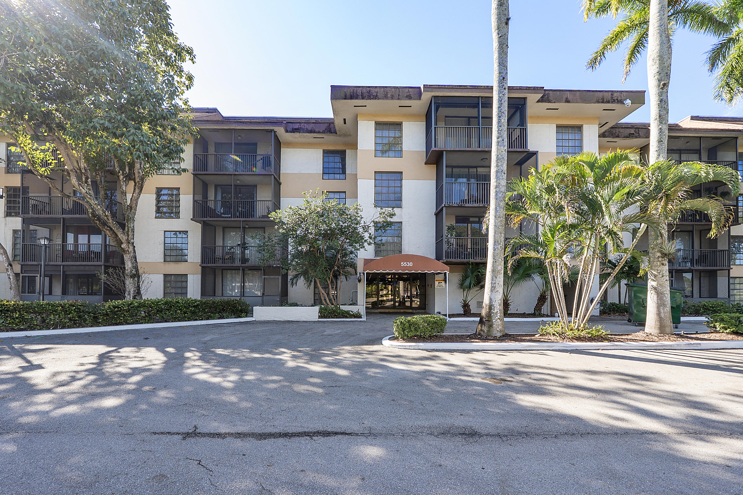 INVERWOOD CONDO - Residential
