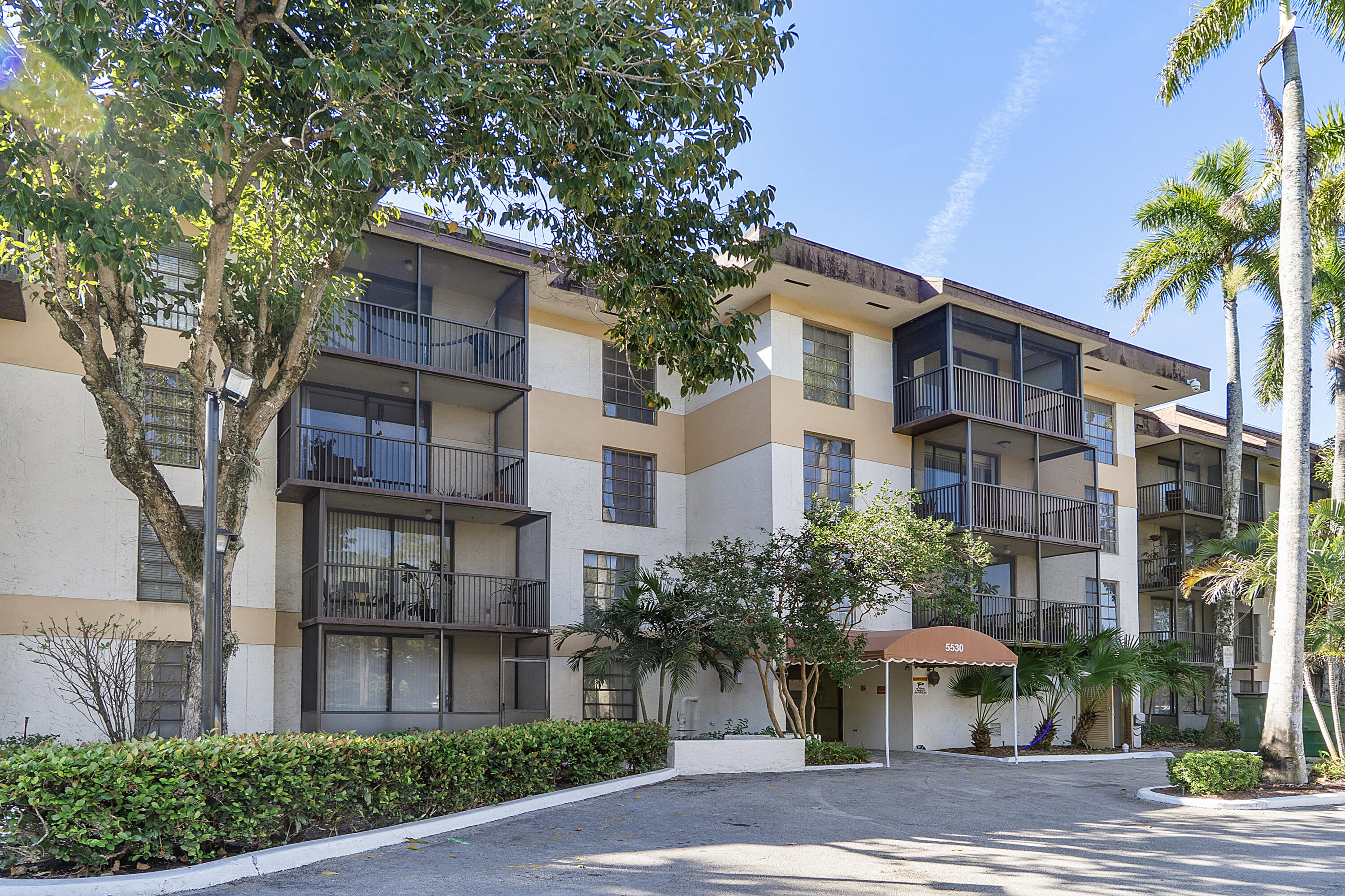 INVERWOOD CONDO - Residential