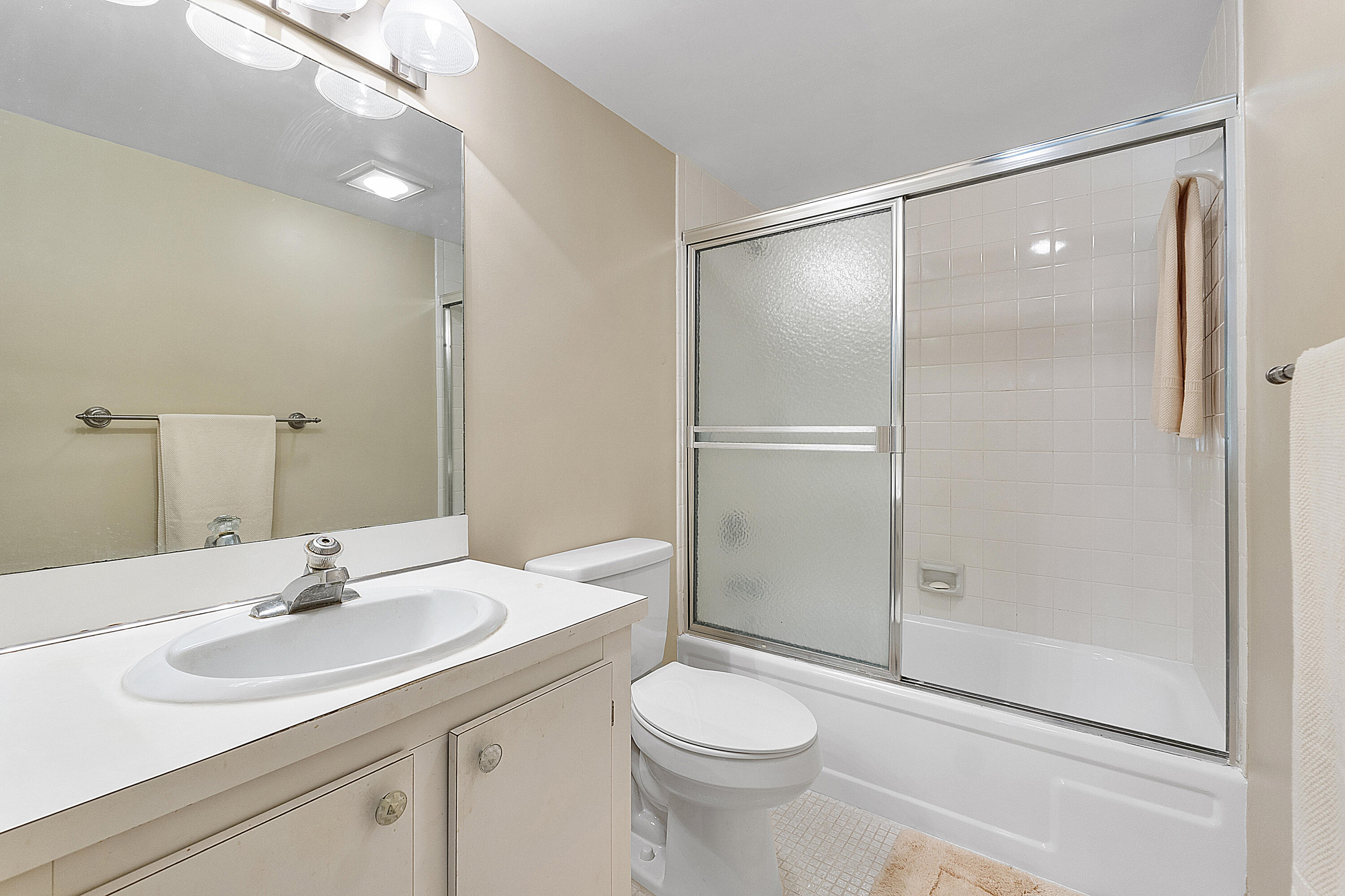 INVERWOOD CONDO - Residential