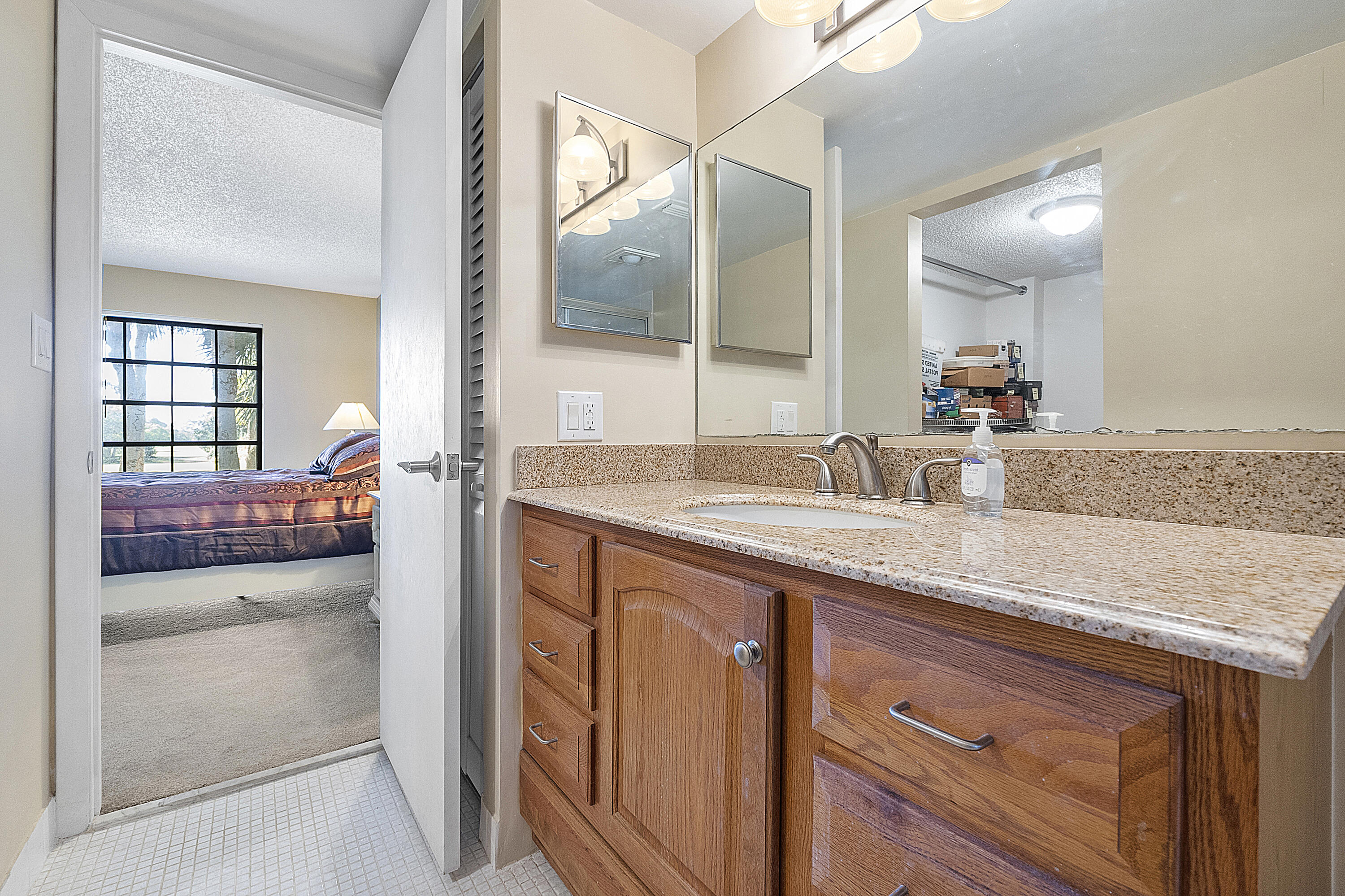 INVERWOOD CONDO - Residential