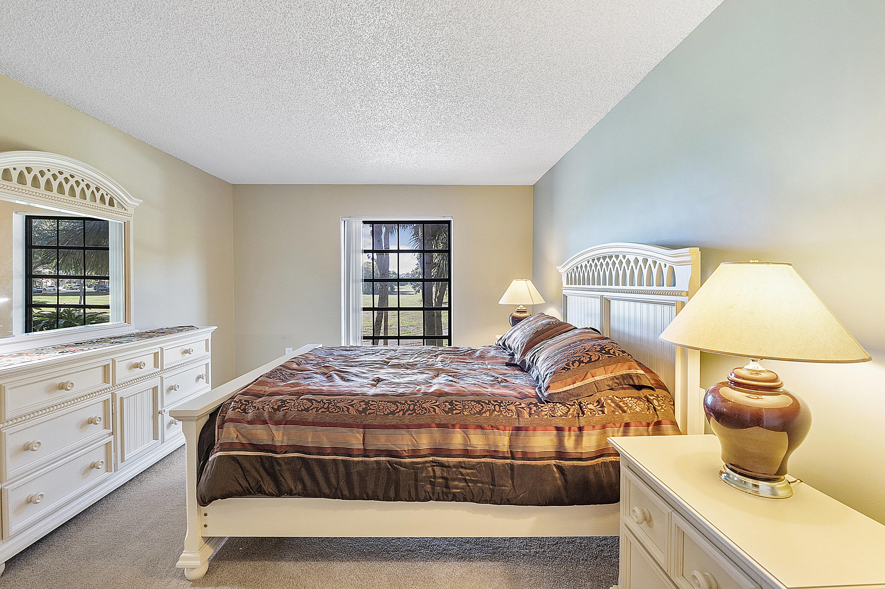 INVERWOOD CONDO - Residential