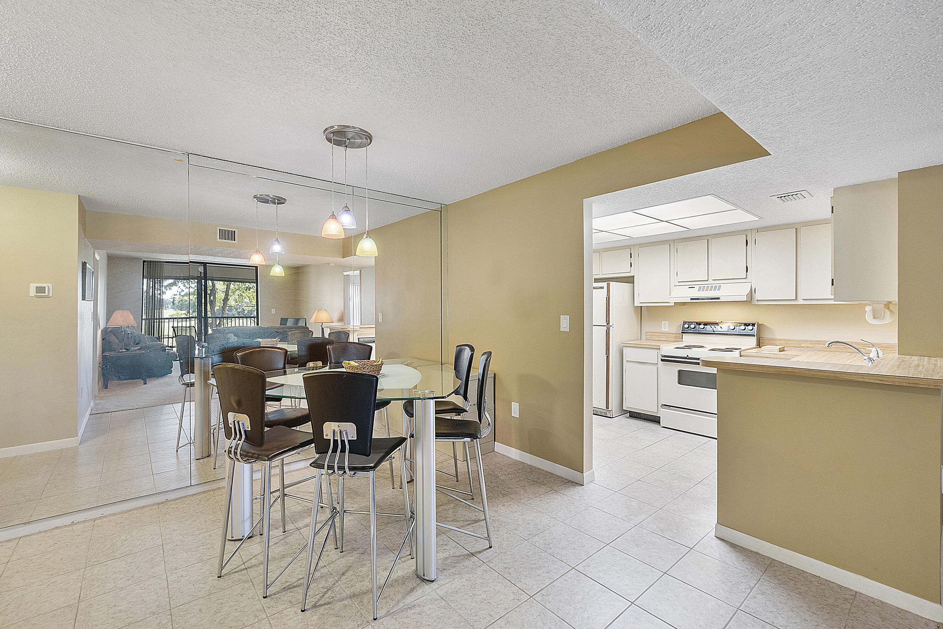 INVERWOOD CONDO - Residential