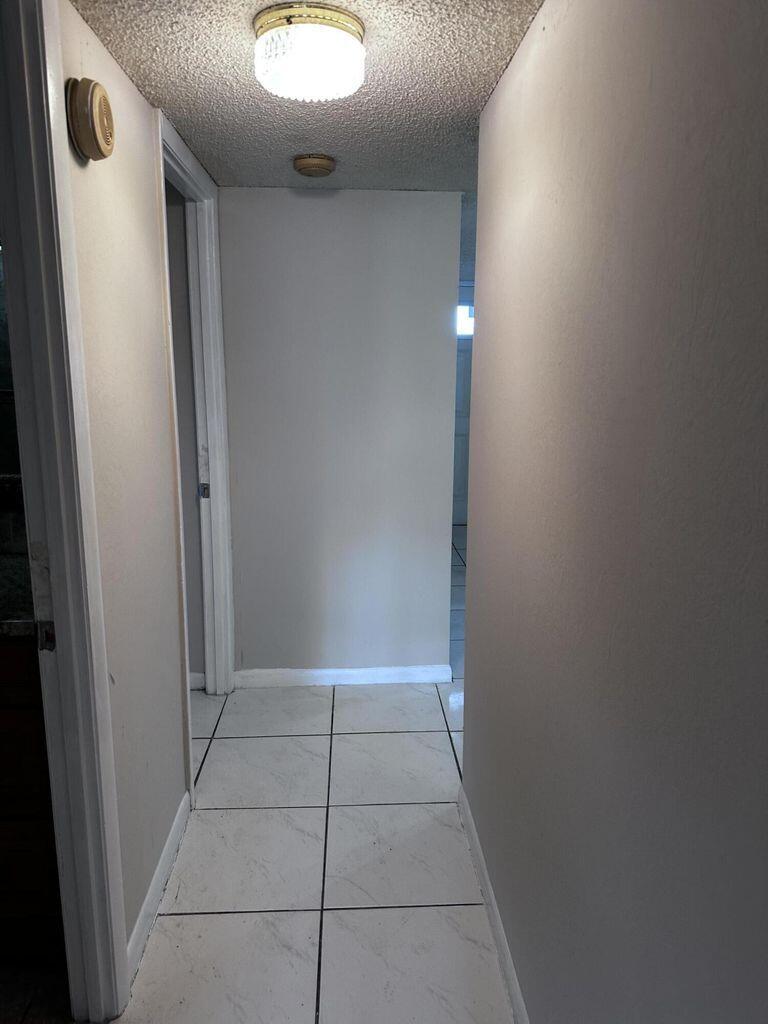 INVERRARY COUNTRY CLUB - Residential Lease