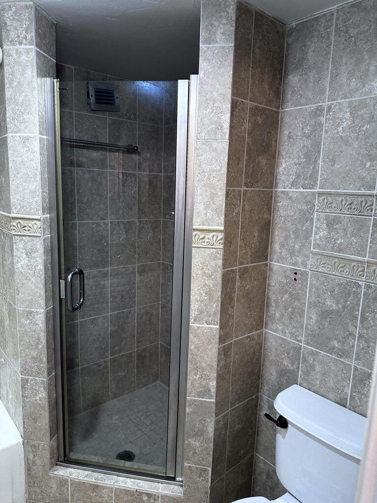INVERRARY COUNTRY CLUB - Residential Lease